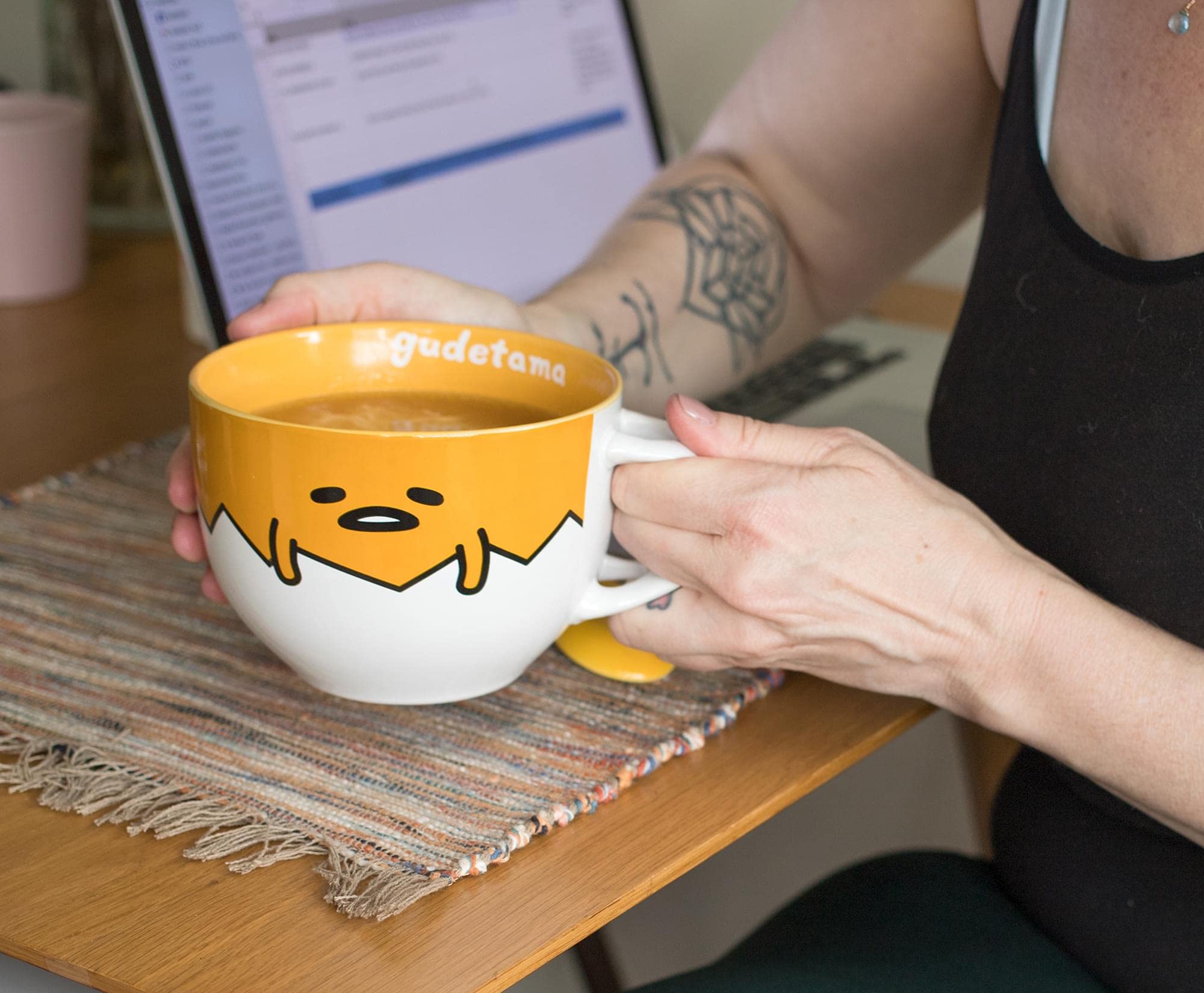Silver Buffalo GUD20136B Sanrio Gudetama Suppentasse mit Löffel, Keramik, Gelb