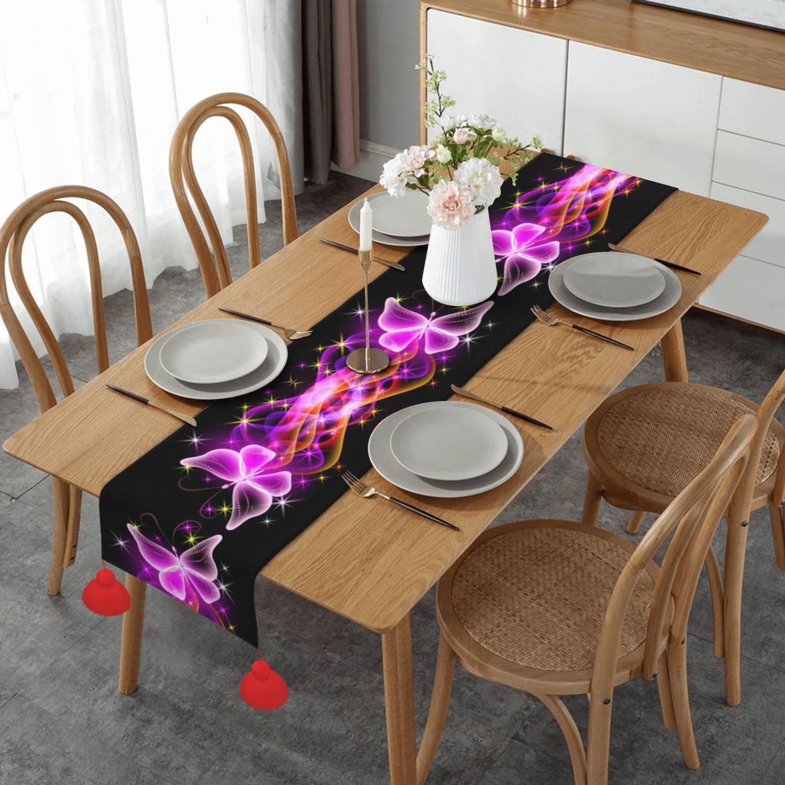 Chemin de table de Noël papillon pour raviver une décoration de table de salon terne