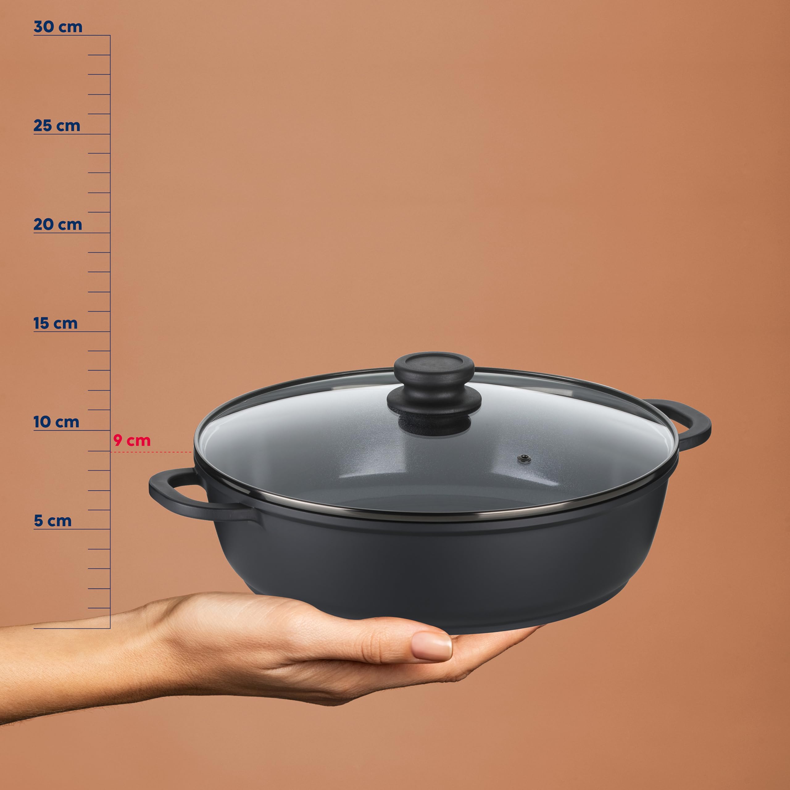 kela Padella per stufatocon bordo alto 32 cm ATURA, padella da portata per induzione con coperchio 5 L, fusione di alluminio con rivestimento ceramico, padella per paella, senza PFAS