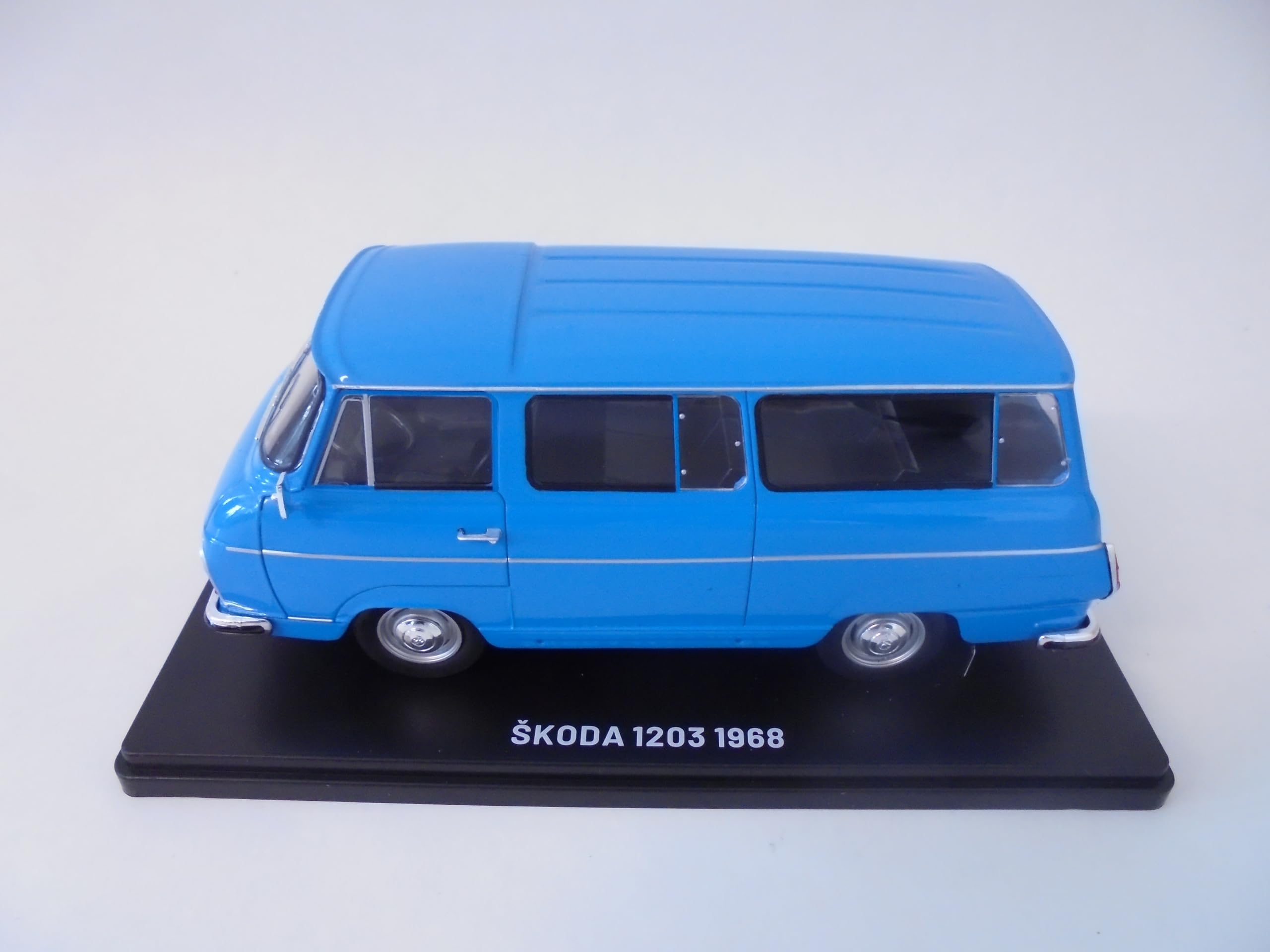 OPO 10 - Auto in Miniatura da Collezione 1/24 Compatibile con FSO POLONEZ 1500