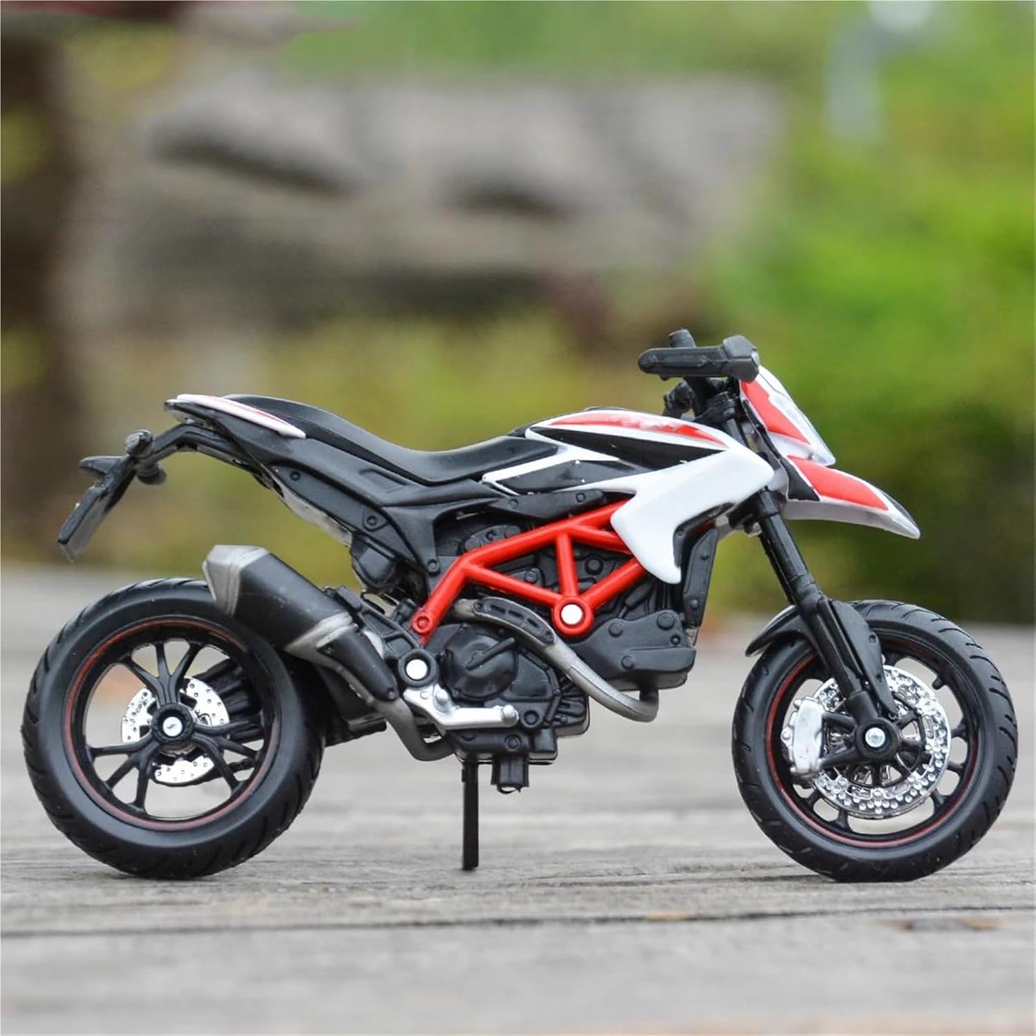Collection Toy Collection Gift 1:18 for Ducati Hypermotard Sp 2013 Motorcycle Model Die Cast Vehicles Hobbies