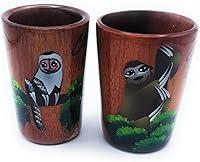 Vista 1 de Juego de 2 vasos de chupito de tequila de madera - Pintados a mano con diseños de mono y perezoso de la selva tropical costarricense - 1.5 fl oz