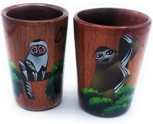 Juego de 2 vasos de chupito de tequila de madera - Pintados a mano con diseños de mono y perezoso de la selva tropical costarricense - 1.5 fl oz o