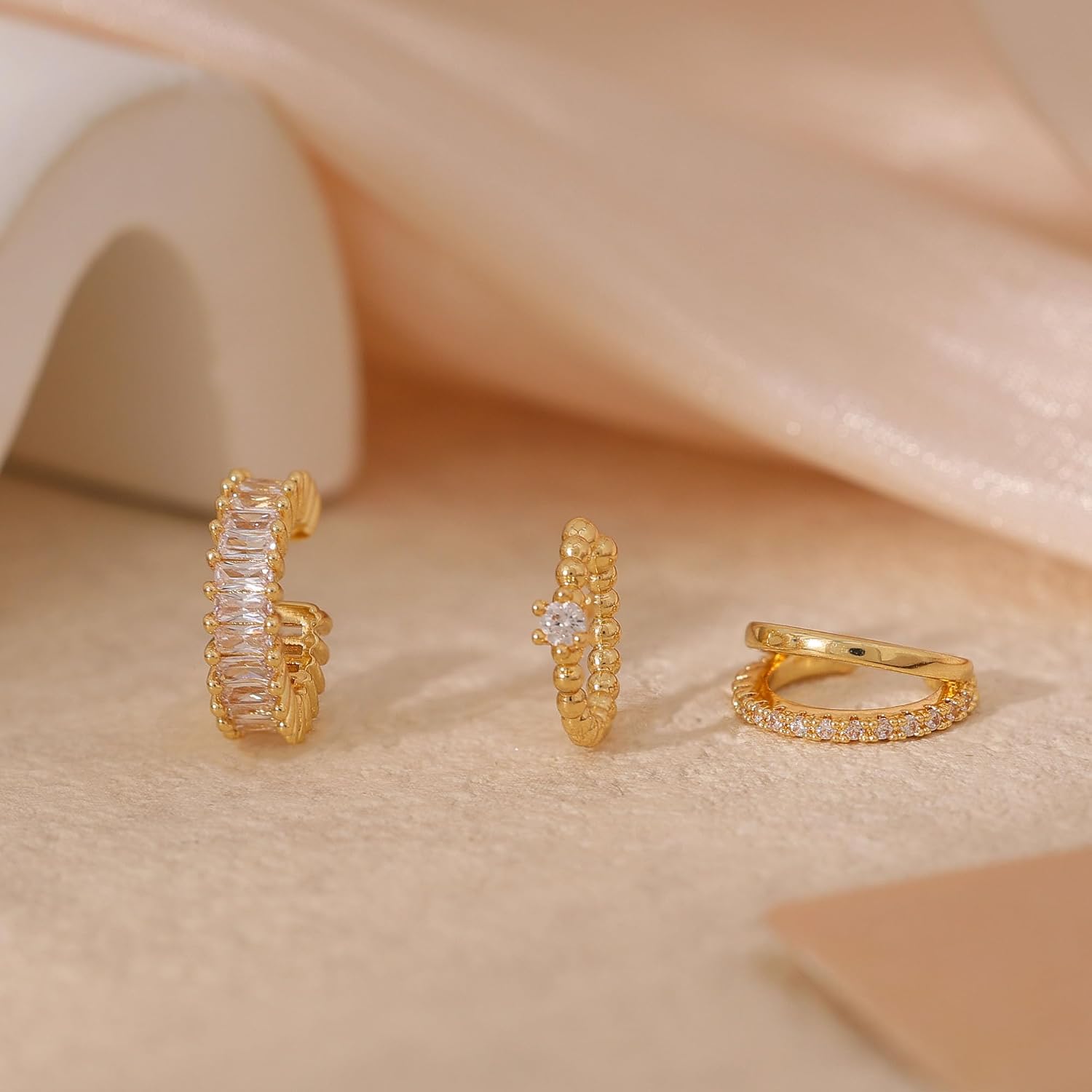 Ear Cuff Earrings for Women Non Piercing,Dainty 14K Gold Plated Chain Cartilage Earrings Set Gold Statement Cuff Earring Stack Fashion Cartilage Earrings for Women Trendy Gold Jewelry