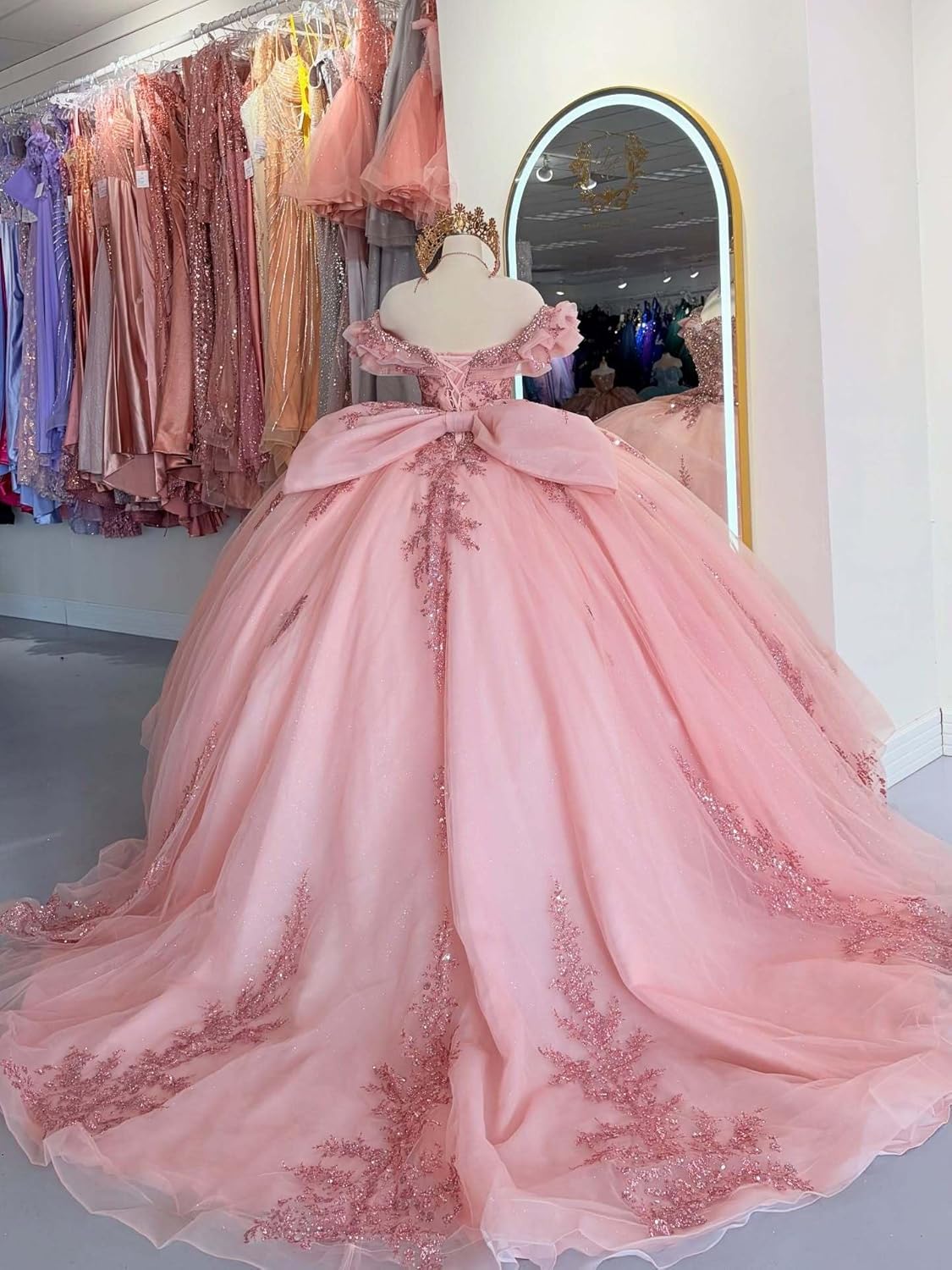 Crystal Off Shoulder Quinceanera Dresses Sequin Appliques Sweet 16 Dress with Bow Tulle XV Dress with Train