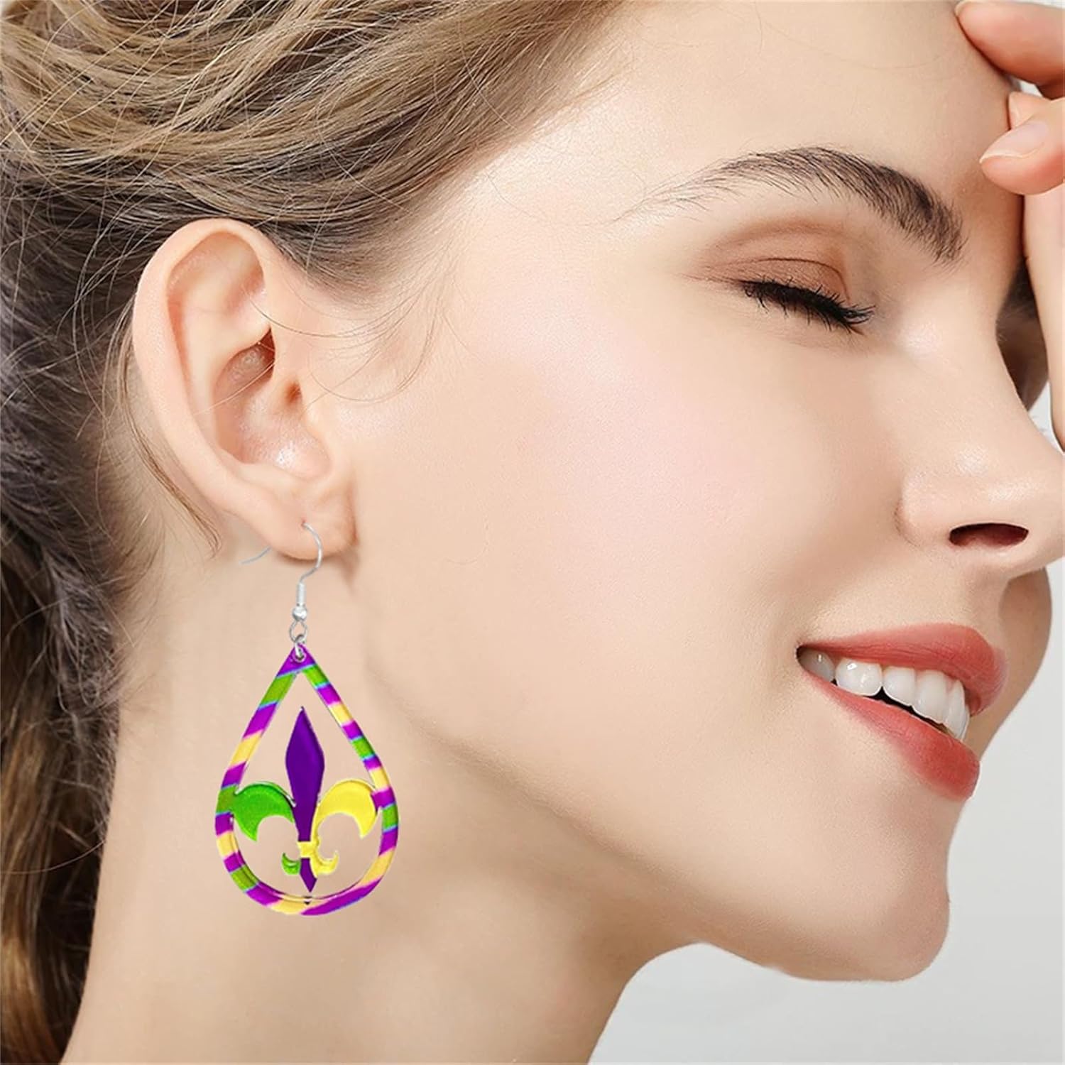 Dreuyet Mardi Gras Acrylic Earrings Crown Carnival Mask Letter MARDI GRAS Dangle Earrings for Women Holiday Jewelry Dangling Festival Boho Llama Fun Drop Earrings Parade - Image 4