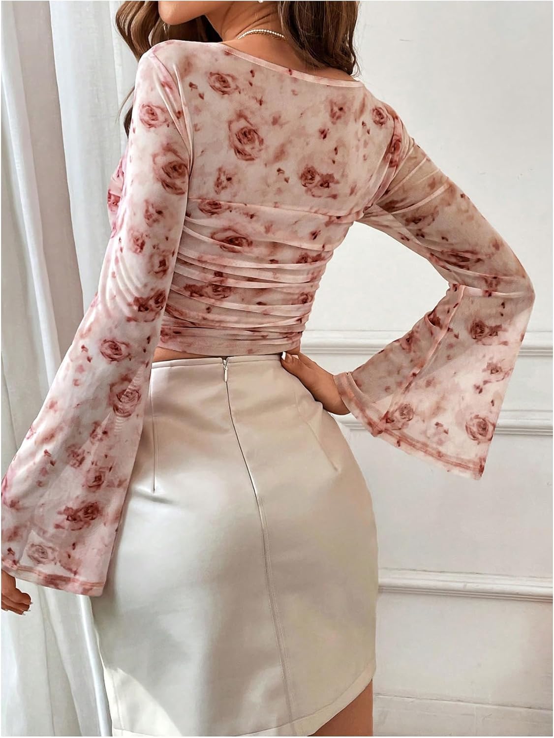 Floerns Women's Floral Bell Sleeve T Shirt Ruched Square Neck Hanky Hem Crop Tops - Image 3