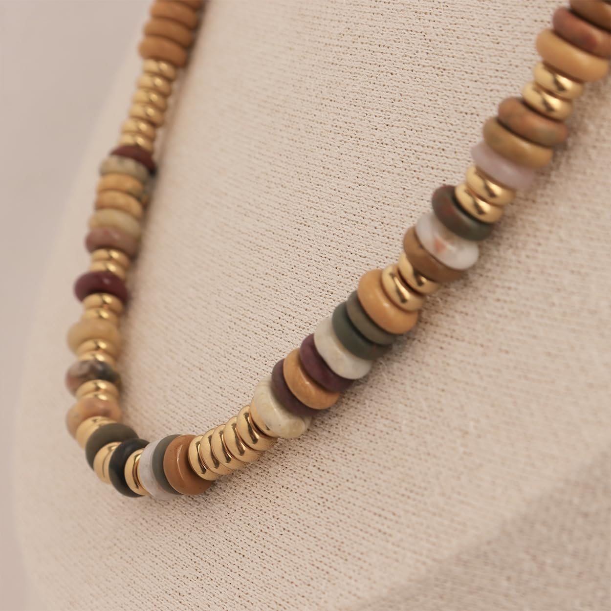 ZZHYGM Naszyjniki z koralikami dla wometeegirls - delikatna ręcznie robiona energia naturalny turkus Malachite Crystal szlachetny Złoty Strój nasiona Stwierdzenie Kzmalu Chaibeachy Akcesoria Biżuteria