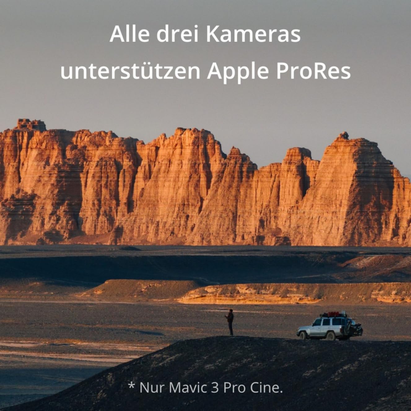 DJI Mavic 3 Pro Cine mit DJI RC Pro (leuchtstarter Bildschirm), Flaggschiff-Drohne mit Dreifachkamera, Apple ProRes Support für 3 Kameras und 1 TB Speicher, drei Intelligent Flight Batteries und mehr