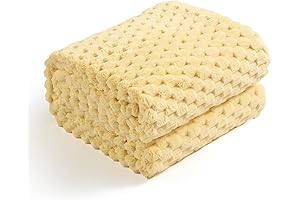 Snuggle Up with Our Super Cozy Blue and Yellow Hexagon Jacquard Fleece Blanket