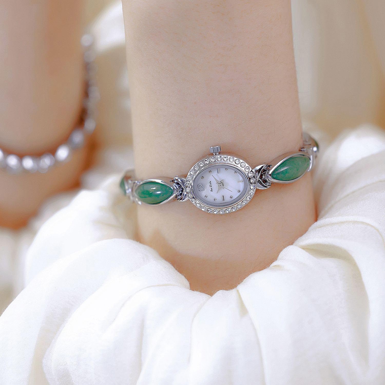 LOREO Elegant Women’s Gold Bracelet Watch Vintage Oval Dial, Waterproof Quartz Movement, Small Face Dress Watch for Ladies - Image 6