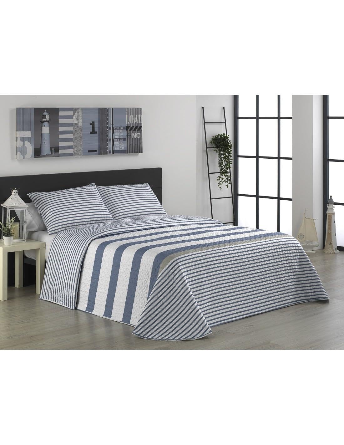 Colcha Bouti Reversible Newport con Estampado de Rayas Azul y Blanco, Acolchada con Ligera Guata para Entretiempo, Textil Hogar de Poliéster, Elegante Estilo Marinero para Dormitorio (135)