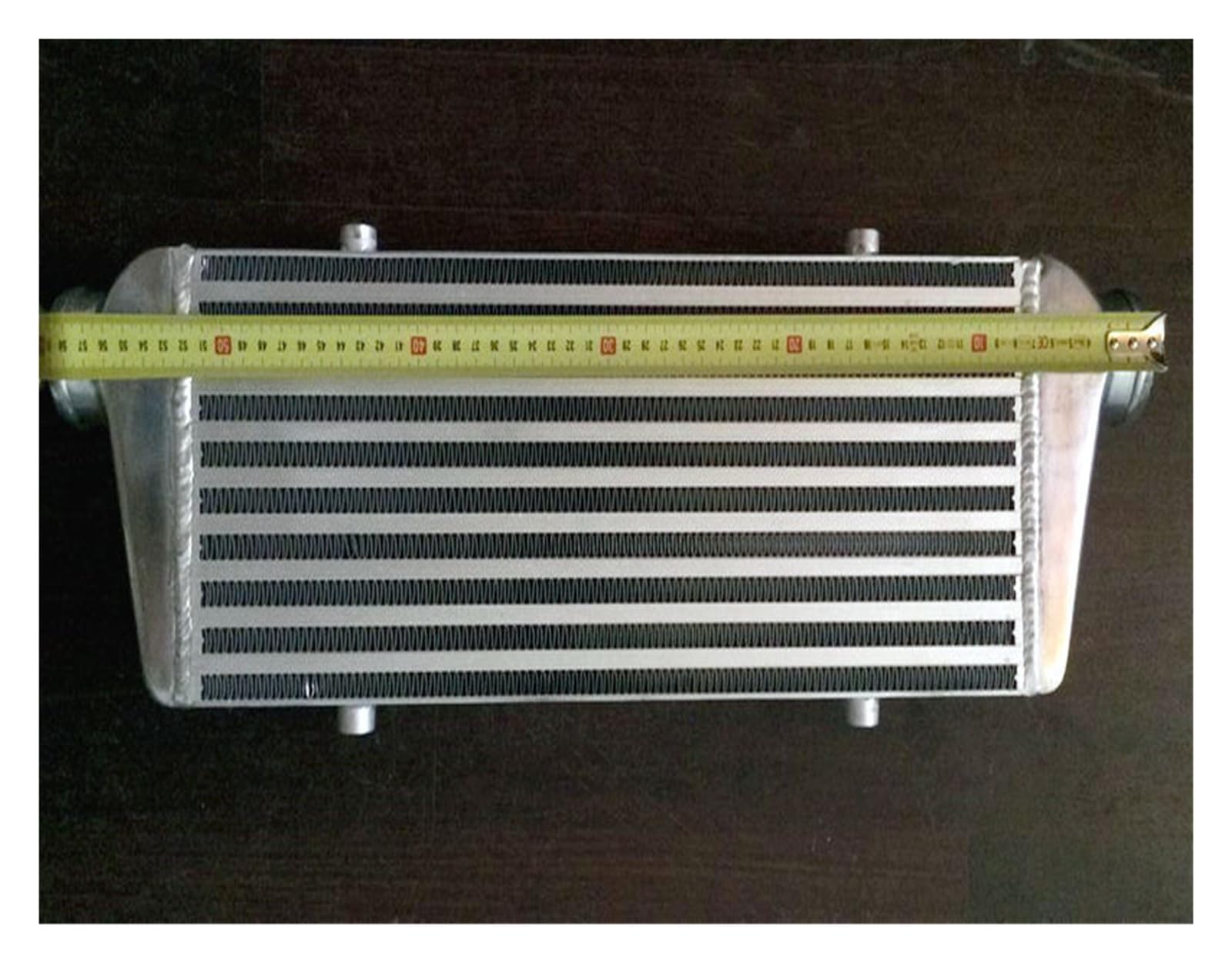 Uniwersalny Przedni Aluminiowy Intercooler 590 * 205 * 69mm, 56mm Lekki Przepływ Wlotowy/wylotowy Turbo Super System Intercooler do turbiny samochodowy