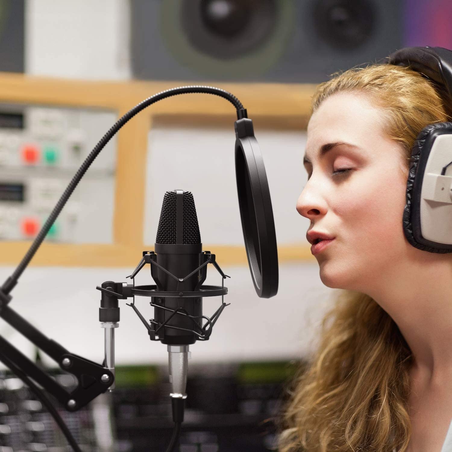 TONOR Microfono a Condensatore, Microfono Professionale Cardioid XLR con Braccio, Supporto Antiurto, Filtro Pop per Registrazione, Podcasting, Voice Over, Streaming, Home Studio, YouTube, TC20