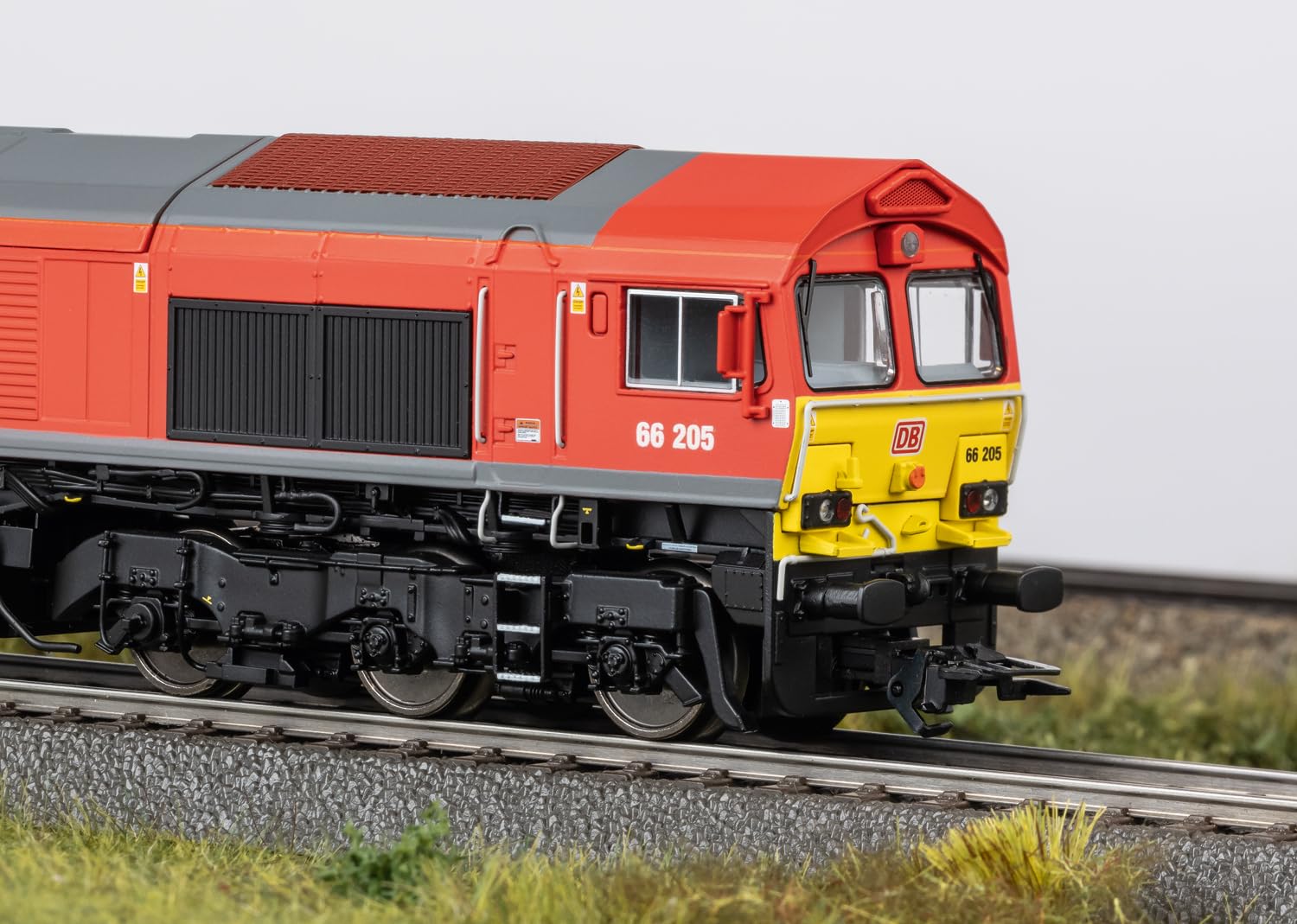 Trix Diesellok Class 66 DB AG — tor Trix H0 — cyfrowy mfx — nr art. 25265 — z oświetleniem Märklin Trix H0 25265 lokomotywa spalinowa Class 66 Epoka VI – cyfrowy dekoder, dźwięk, funkcje oświetlenia