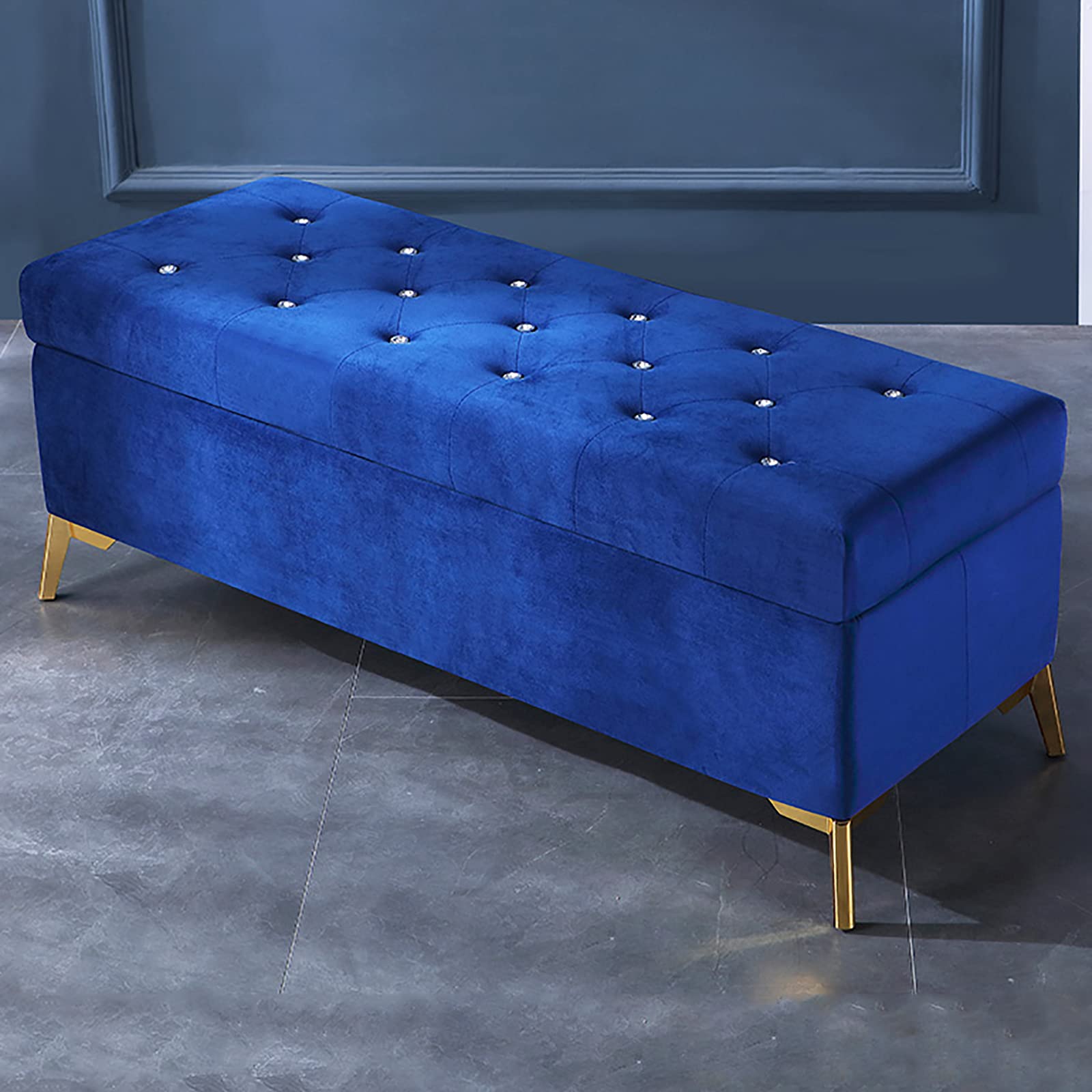 Ottoman bleu marine en velours pour sublimer votre entrée ou votre coin coiffeuse