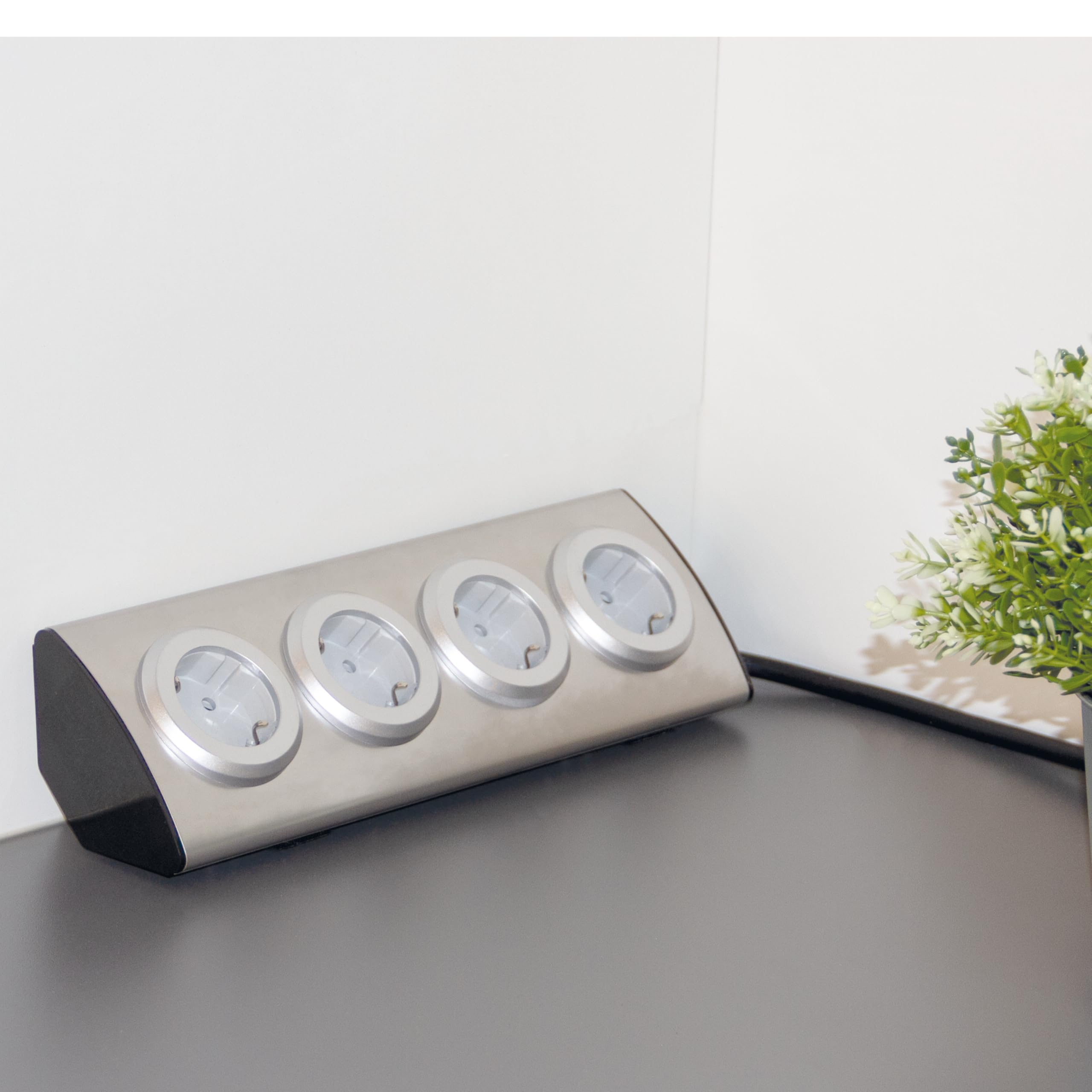 REV Steckdosenleiste - Mehrfachsteckdose mit Klettband für Eckmontage, ideal für Küche & Büro, 3500W, 1,95m, Silber
