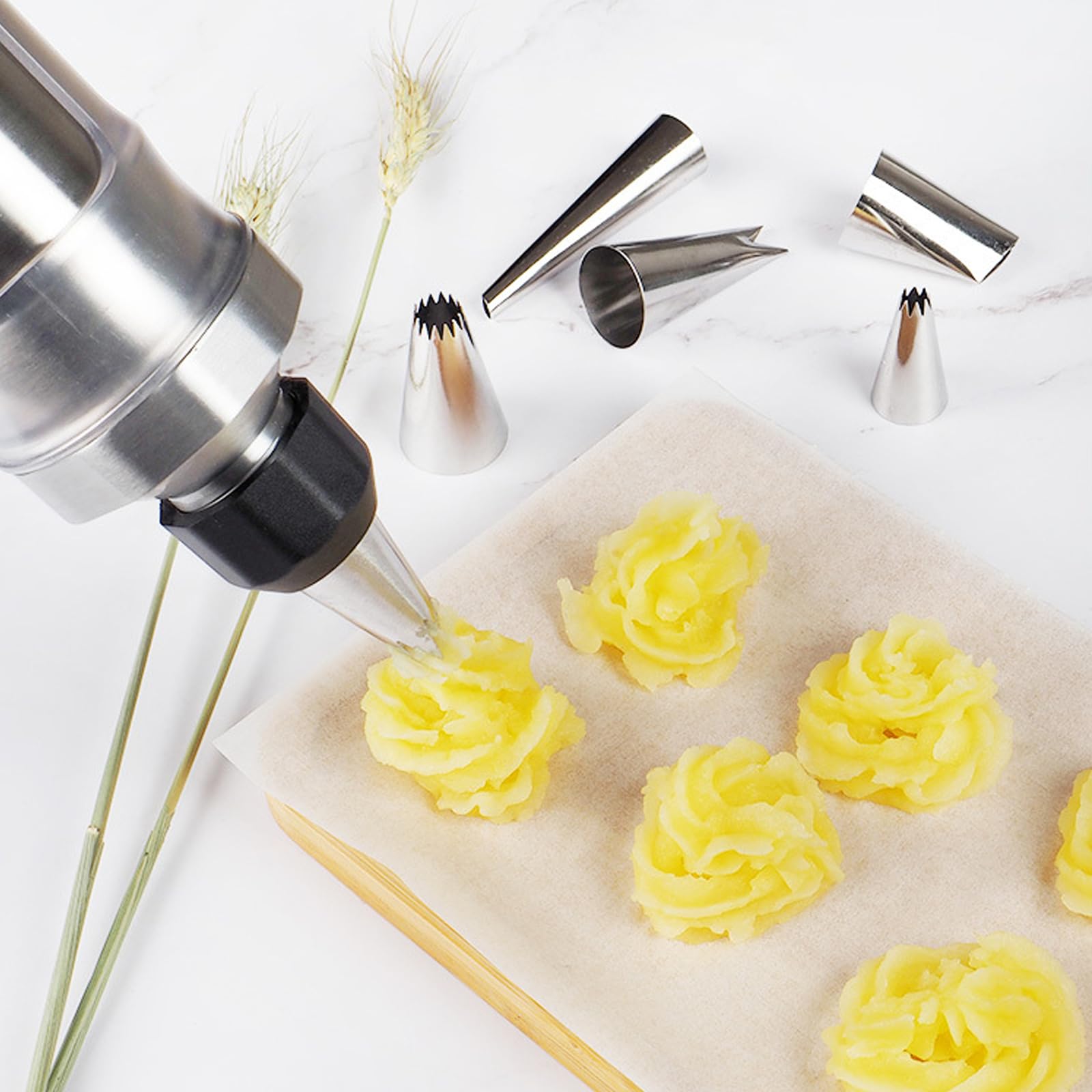 Lot de 34 seringues à gâteau en acier inoxydable - 20 douilles professionnelles - Réutilisables - Accessoires de pâtisserie pour décoration de gâteaux, beignets, cupcakes, pâtisseries
