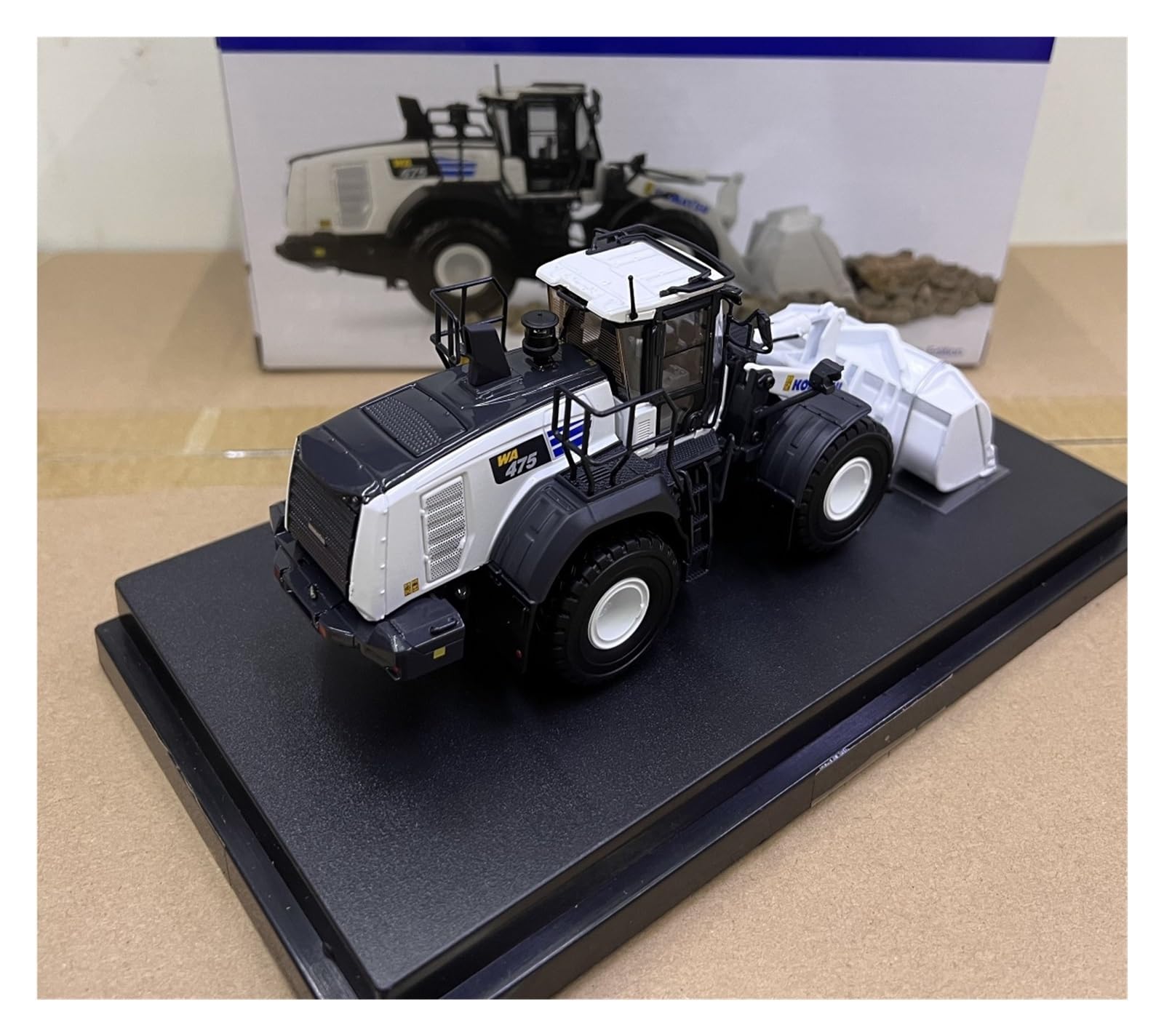Auto Classica In Lega 1:50 Per Komatsu WA475-10 Pala Gommata In Lega Per Adulti Collezione Modello Veicolo Di Ingegneria Bianco Decorativi Da Collezione