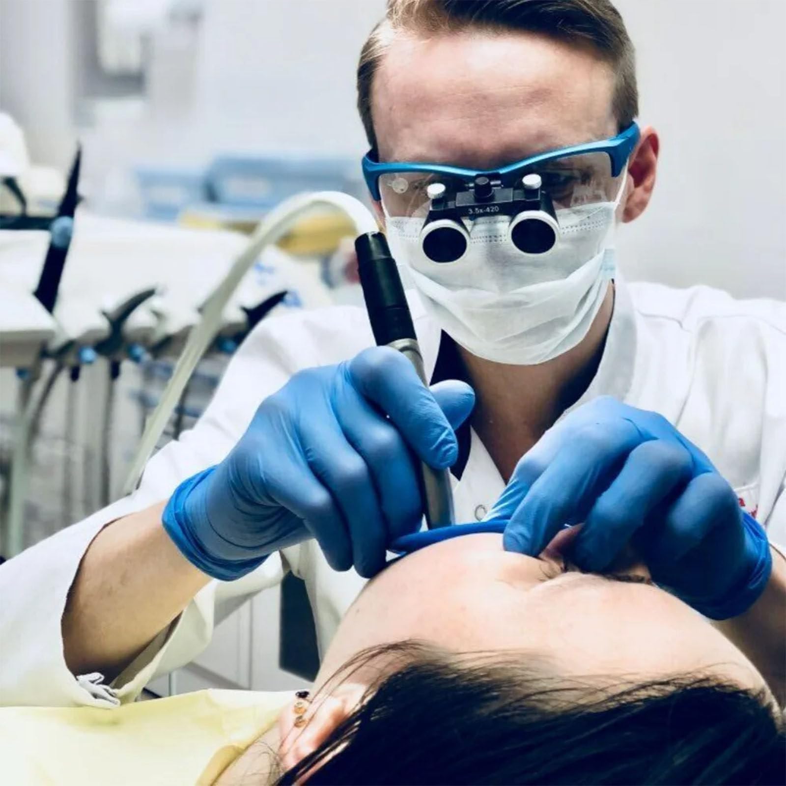 Lenti di ingrandimento dentali Lenti d'ingrandimento dentali Lenti d'ingrandimento mediche per laboratori odontoiatrici Ingrandimento binoculare 2.5/3.5x Faro frontale 5W Separatamente,Blue-2.5X