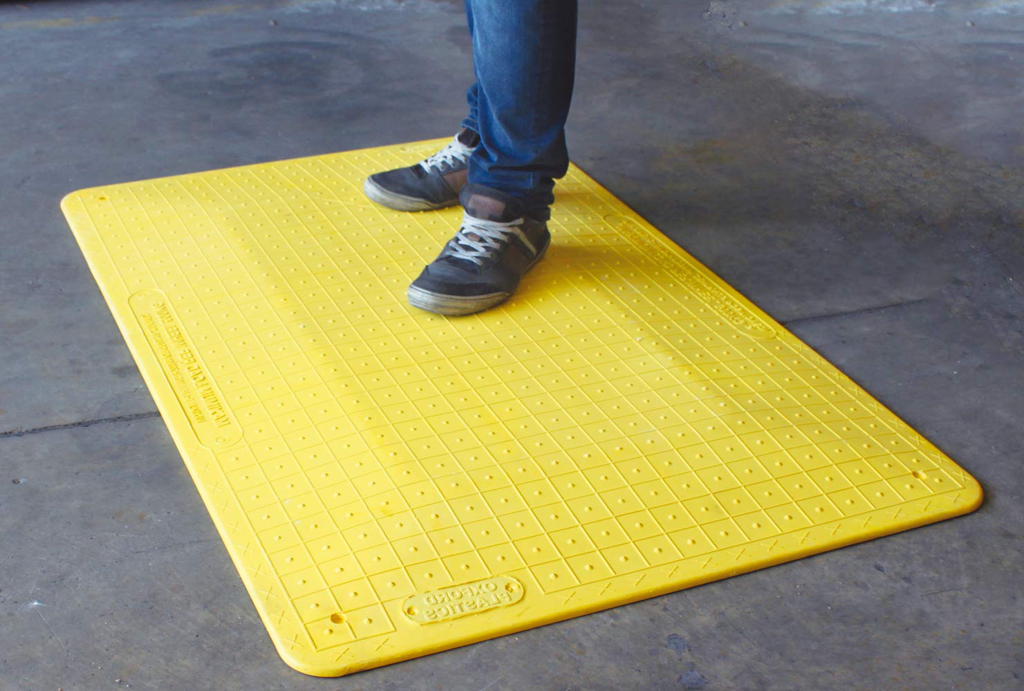 PAL | Pasarela salva zanjas de fibra de vidrio para tapar agujero temporal en obra. Cubre zanja Swiper 1200x800x30 mm