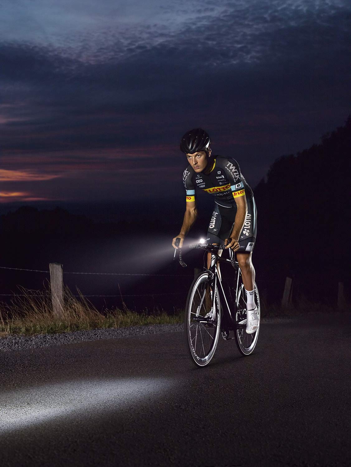 Sigma Aura 80 | LED Fahrradlicht 80 Lux | StVZO zugelassenes, akkubetriebenes Vorderlicht mit 4 Leuchtmodi | 90 m Leuchtweite