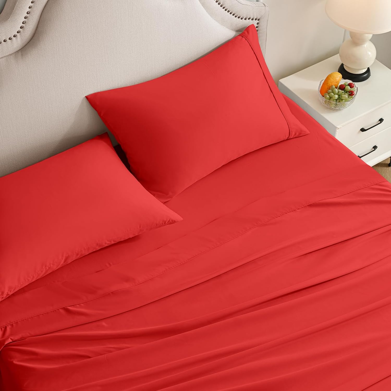 Queen Sheet Set, 4 Pieces Hotel Luxury Soft Microfiber Queen Bed Sheets Set, Up to 16" Deep Pockets, Oeko-Tex Sheets with Elastic, Breathable, Wrinkle Free (Red, Queen)