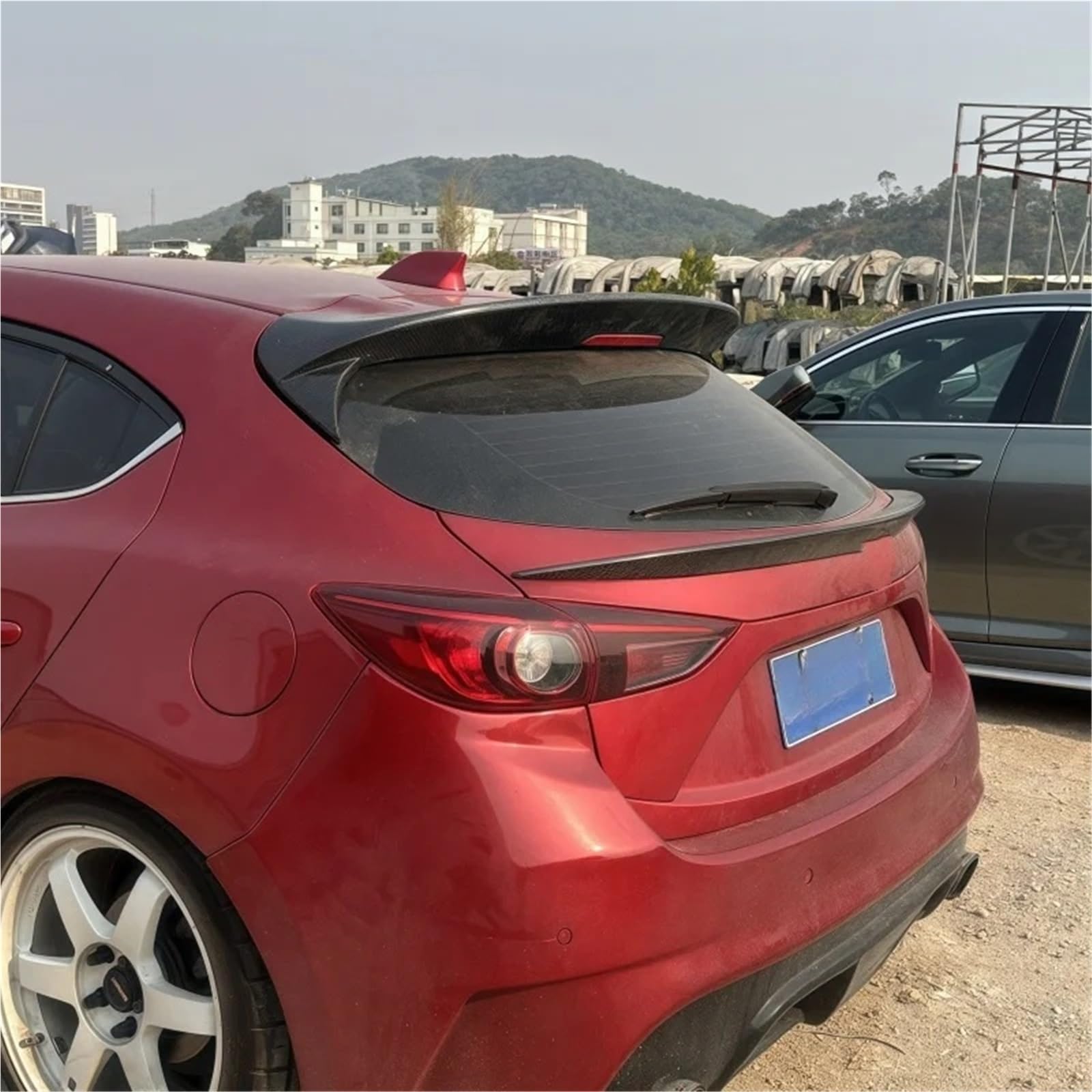 Tylne skrzydło spoilera samochodu rozszerzenie wargi kompatybilne z Mazda 3 Axela Hatchback 2014-2019 tylna klapa bagażnika środkowe skrzydło spojlera(Carbon Printing)
