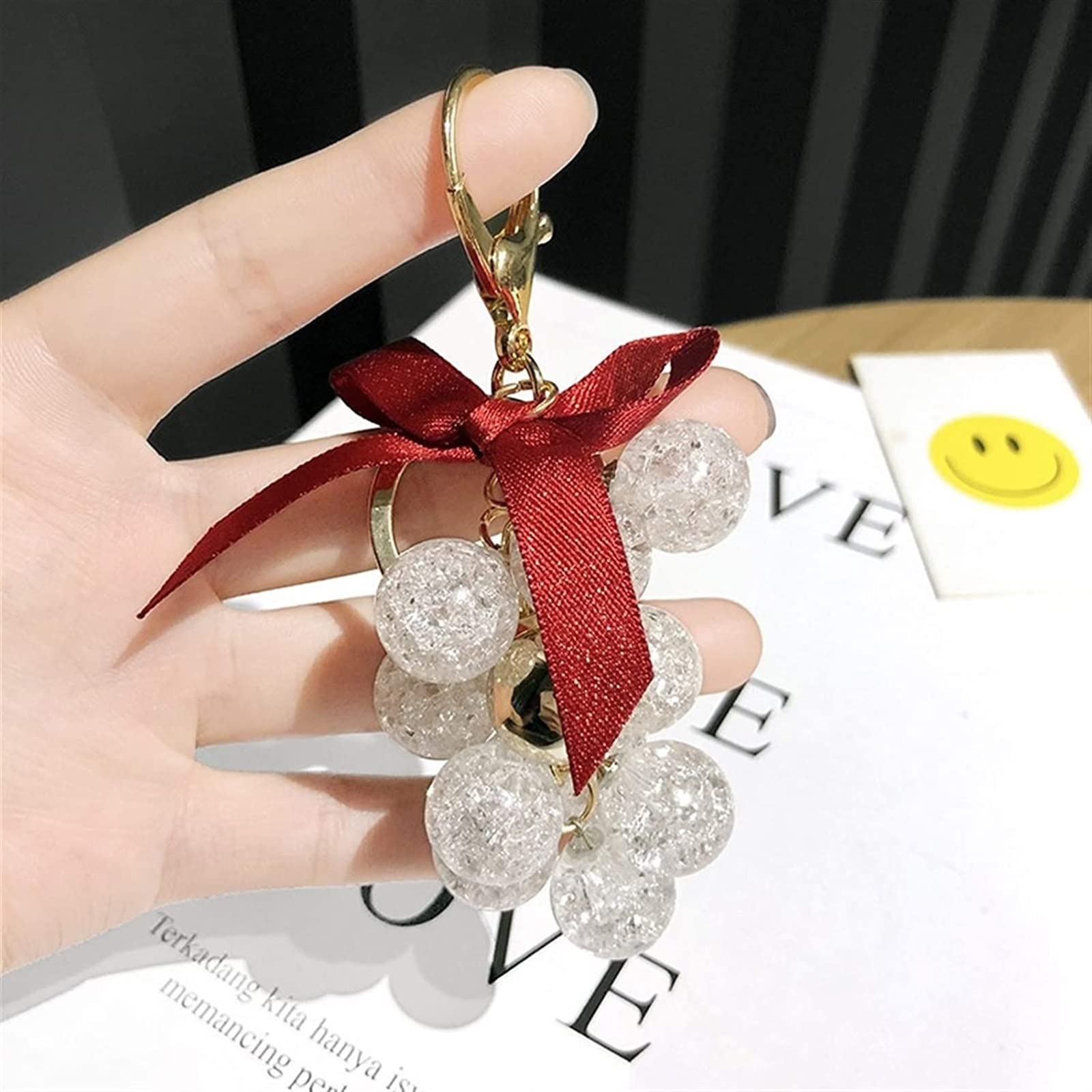Llaveros Llavero de dibujos animados, lindo llavero de uva de cristal, cinta, joyería con lazo, colgante de bolso para niñas, llavero, cuentas redondas, accesorios de joyería, dibujos animados. (Col