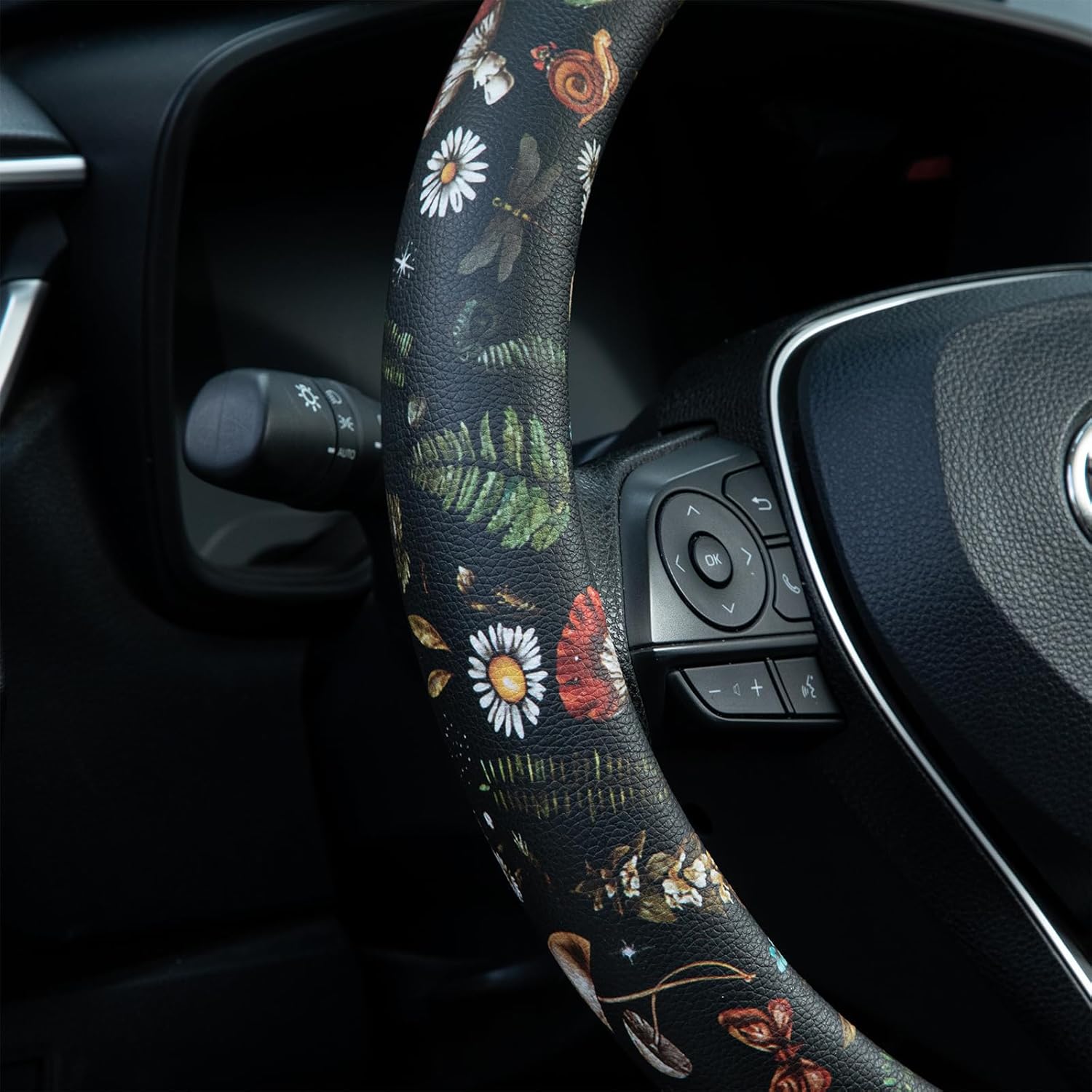 Mushroom Steering Wheel Cover Auto Leather Steering Wheel Protector, Anti-Slip, Breathable, Absorbing Sweat, Universal Mushroom Car Accessories 14.5–15 inch,Fit for Most Car, Trucks, SUV