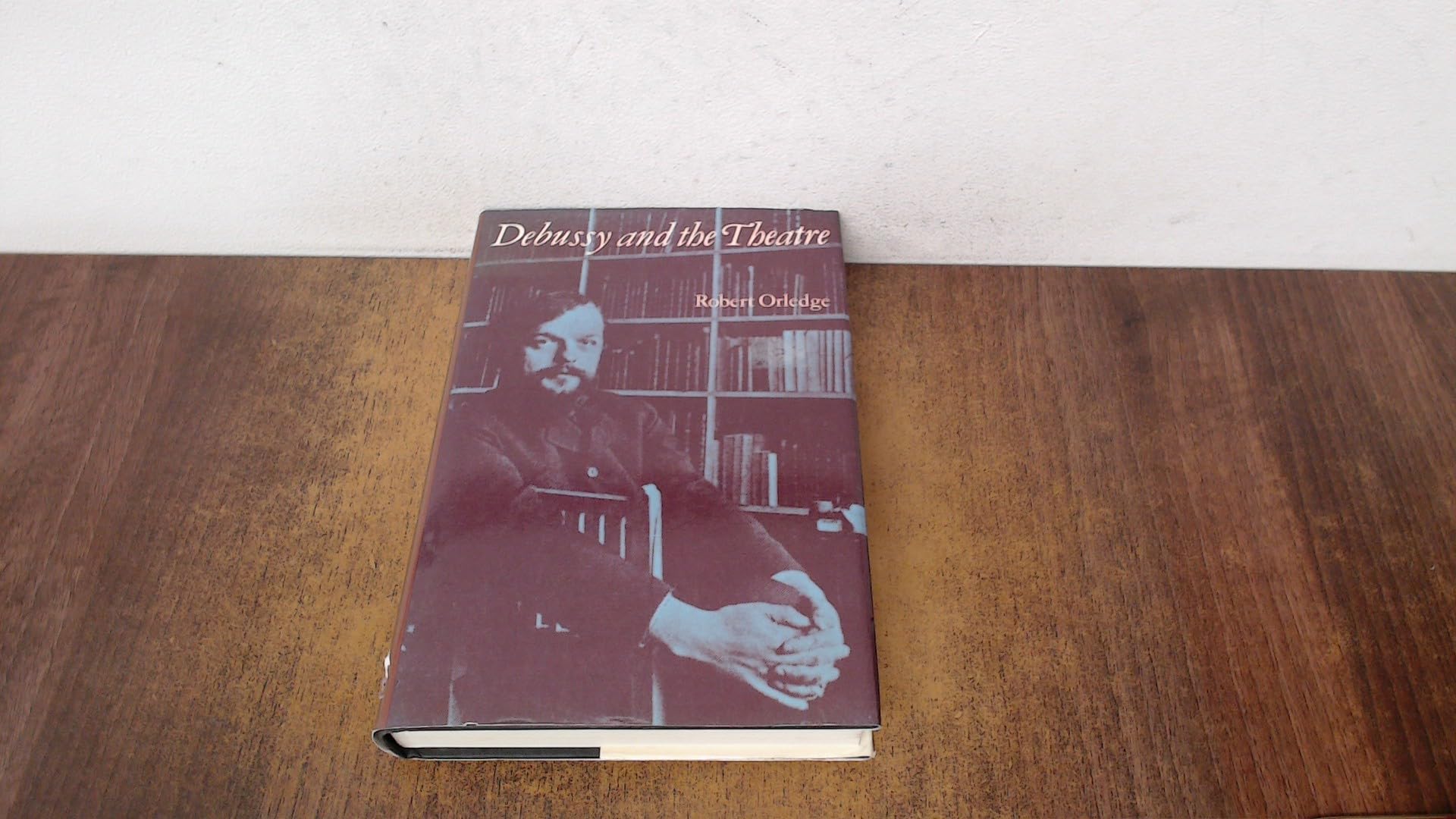 Debussy and the Theatre enrichissez votre lecture du soir avec l'histoire de la musique