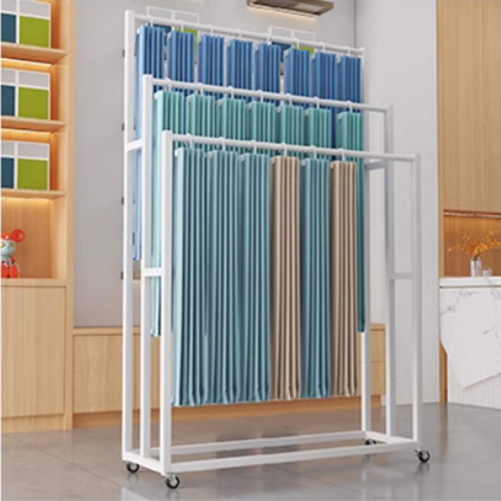 Support rangement rouleaux tissu réglable et mobile pour magasin