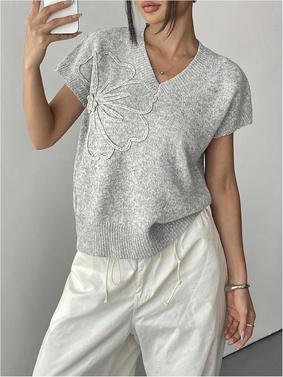 Women's 3D Floral Appliques V Neck Sweaters Short Sleeve Knit Tops Elegant Pullover Tops
