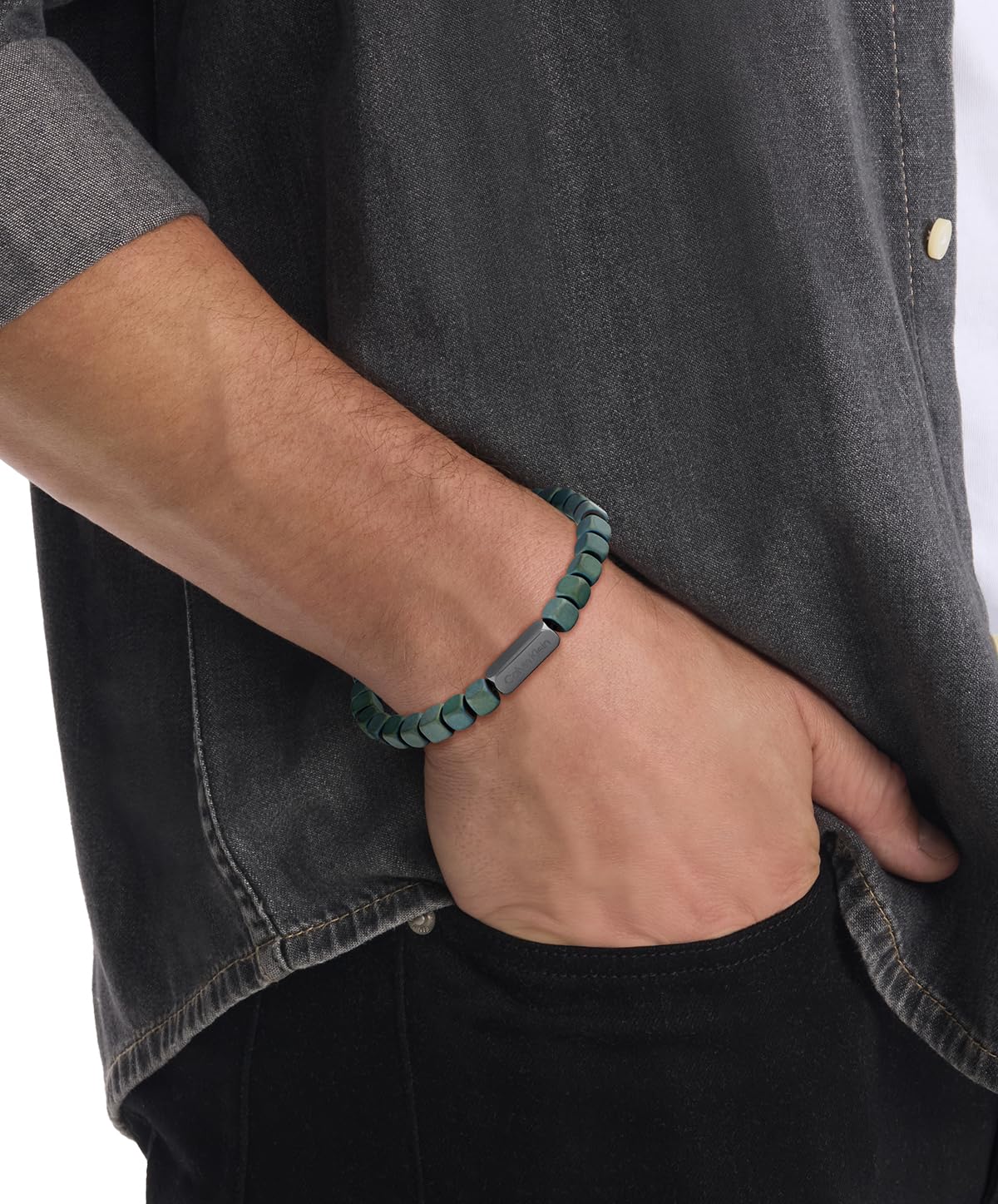 Calvin Klein Pulsera para hombre esferas elásticas grises con placa de identidad de acero inoxidable