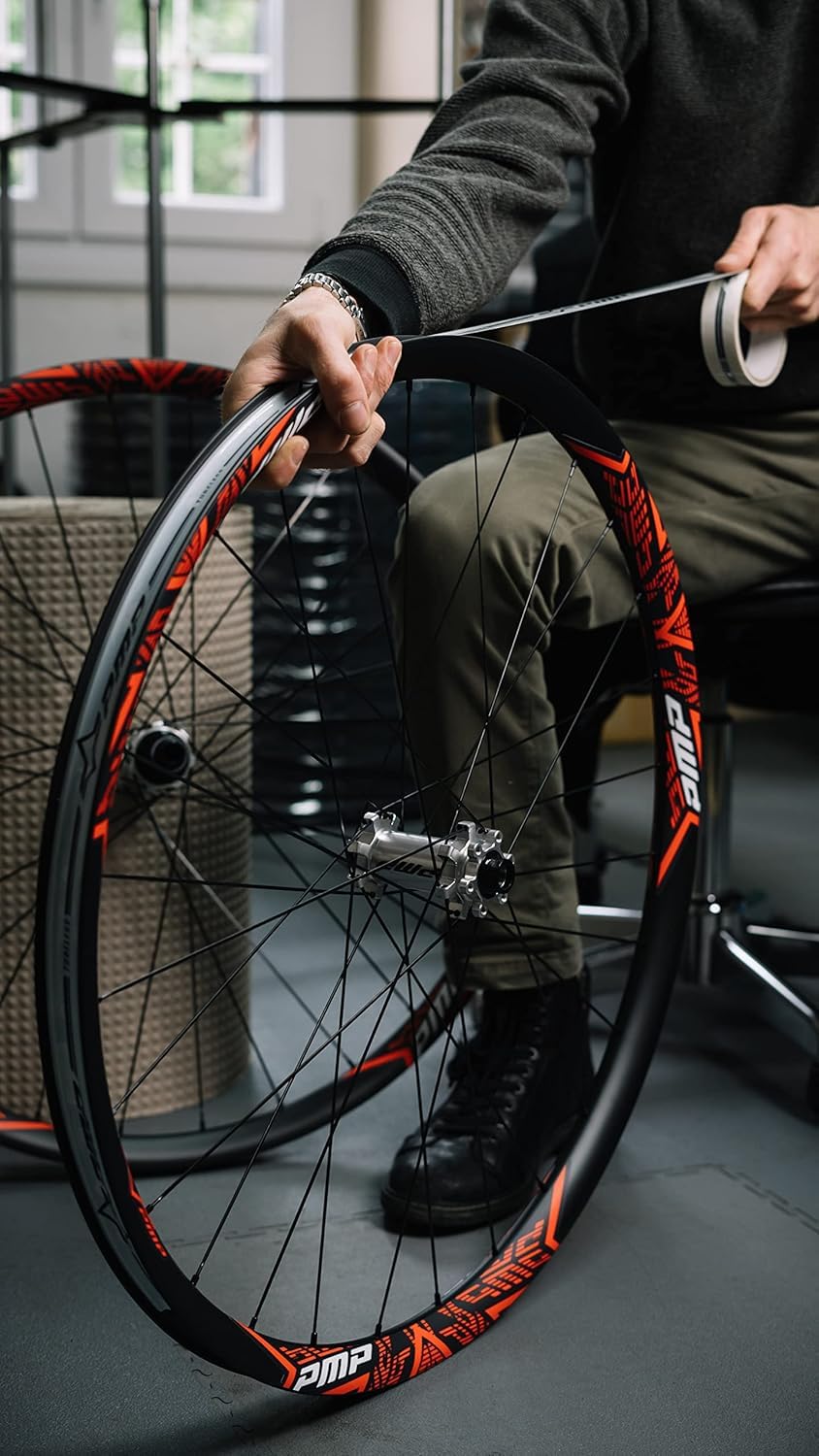 PMP Taśma bezdętkowa szeroka 25 mm do rowerów szosowych i MTB. Pasuje do felg z kanałem w zakresie od 23 do 24 mm. Długość rolki 5 metrów.