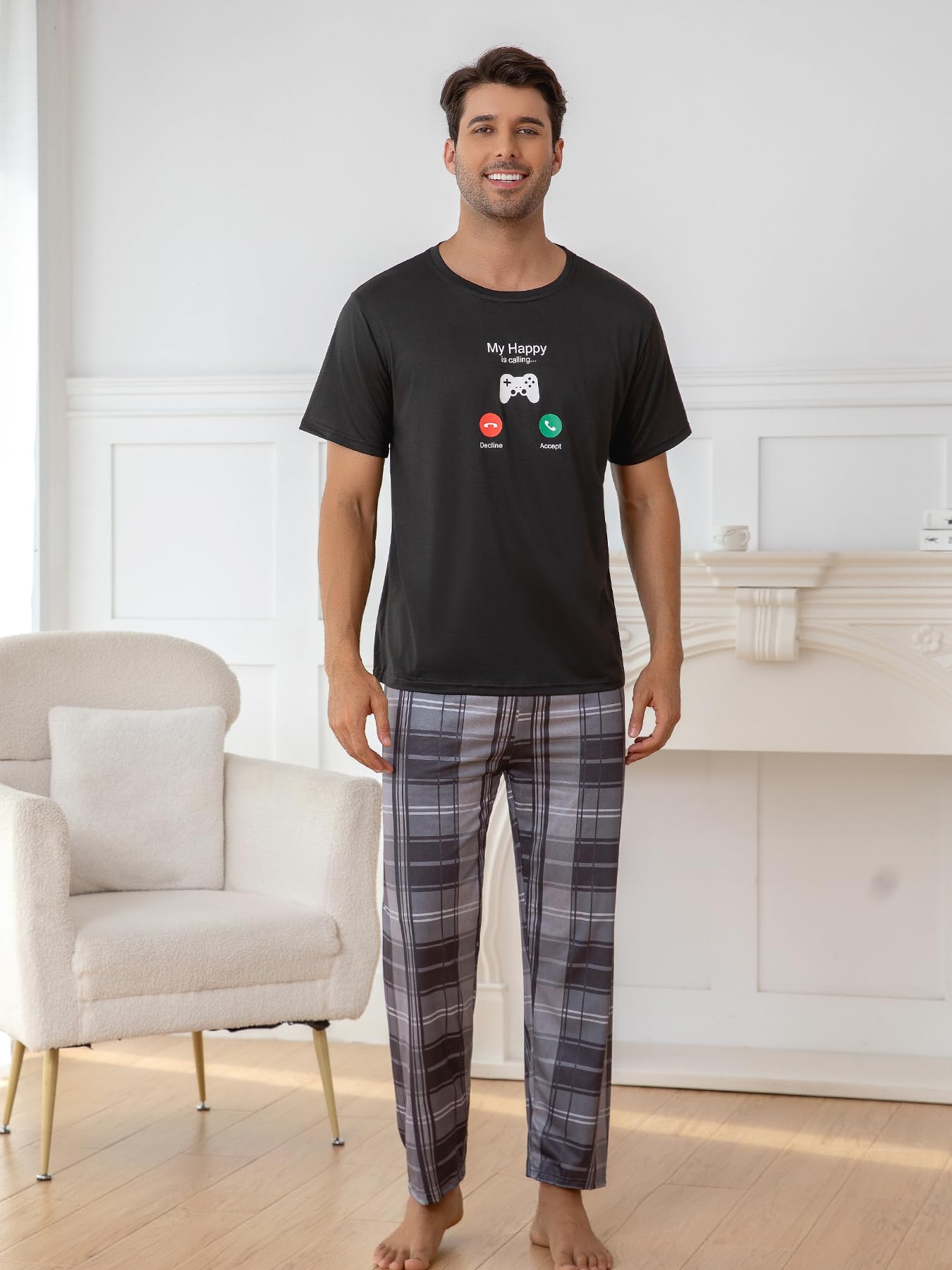 Men's Short Sleeve Pajama Set, Black Game Controller Print T-Shirt & Gray Black Plaid Pants Breathable Loungewear