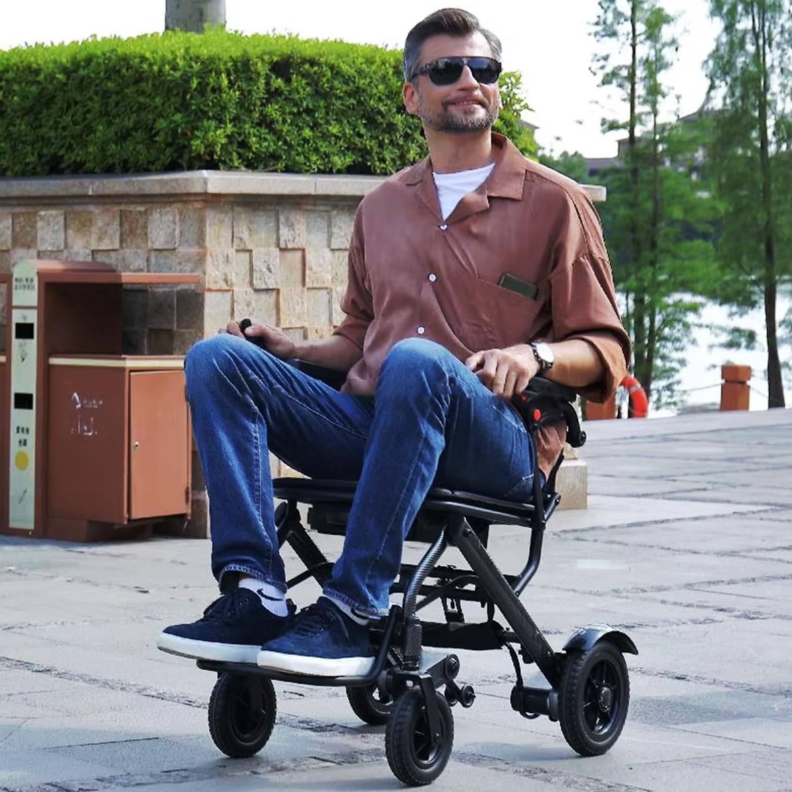 Silla de ruedas eléctrica: plegable, ligera, motor de 500 W, rango de 30 millas, capacidad de 250 libras, aprobada por aerolíneas para viajes
