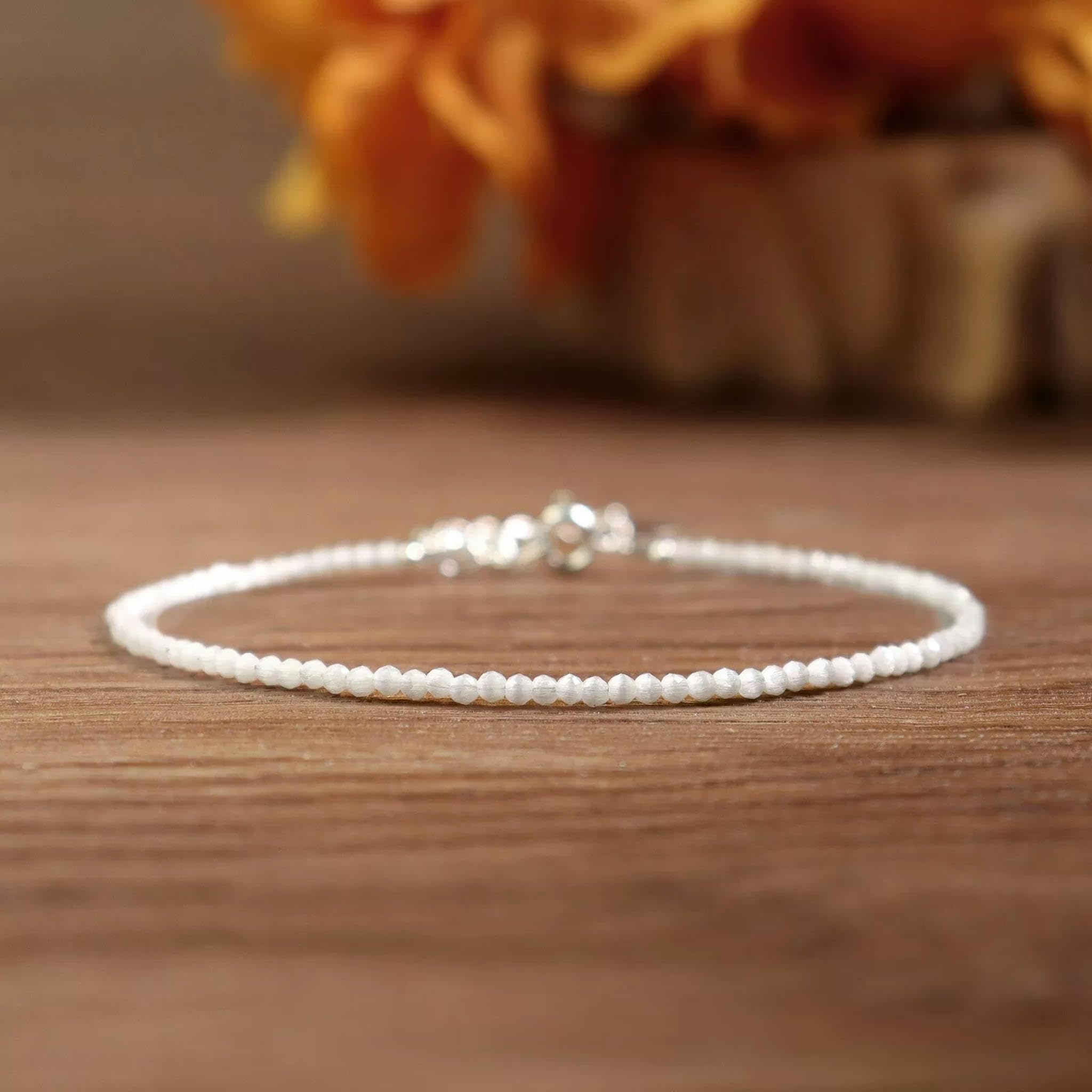 Pulsera Fina de selenita Natural de 2 mm en Plata