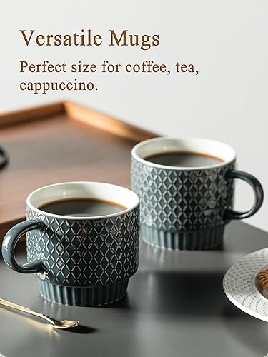 Miniatura 6 de Gomakren Juego de 4 tazas de café apilables de 13 onzas con soporte, taza de café de gres de Navidad con cuchara para café, leche, té, cacao, gris
