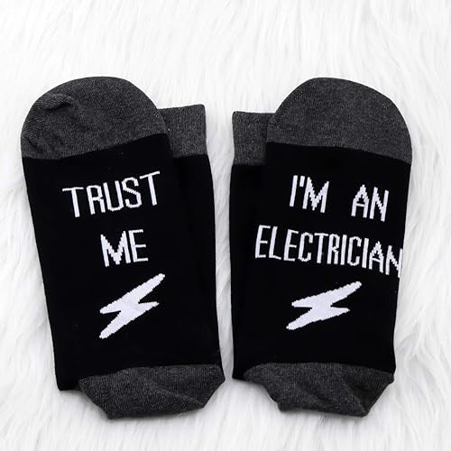 Miniatura 3 de MBMSO 2 pares de calcetines de electricista Funny Trust Me I'm An Electrician Gift Regalo de ingeniero eléctrico y liniero
