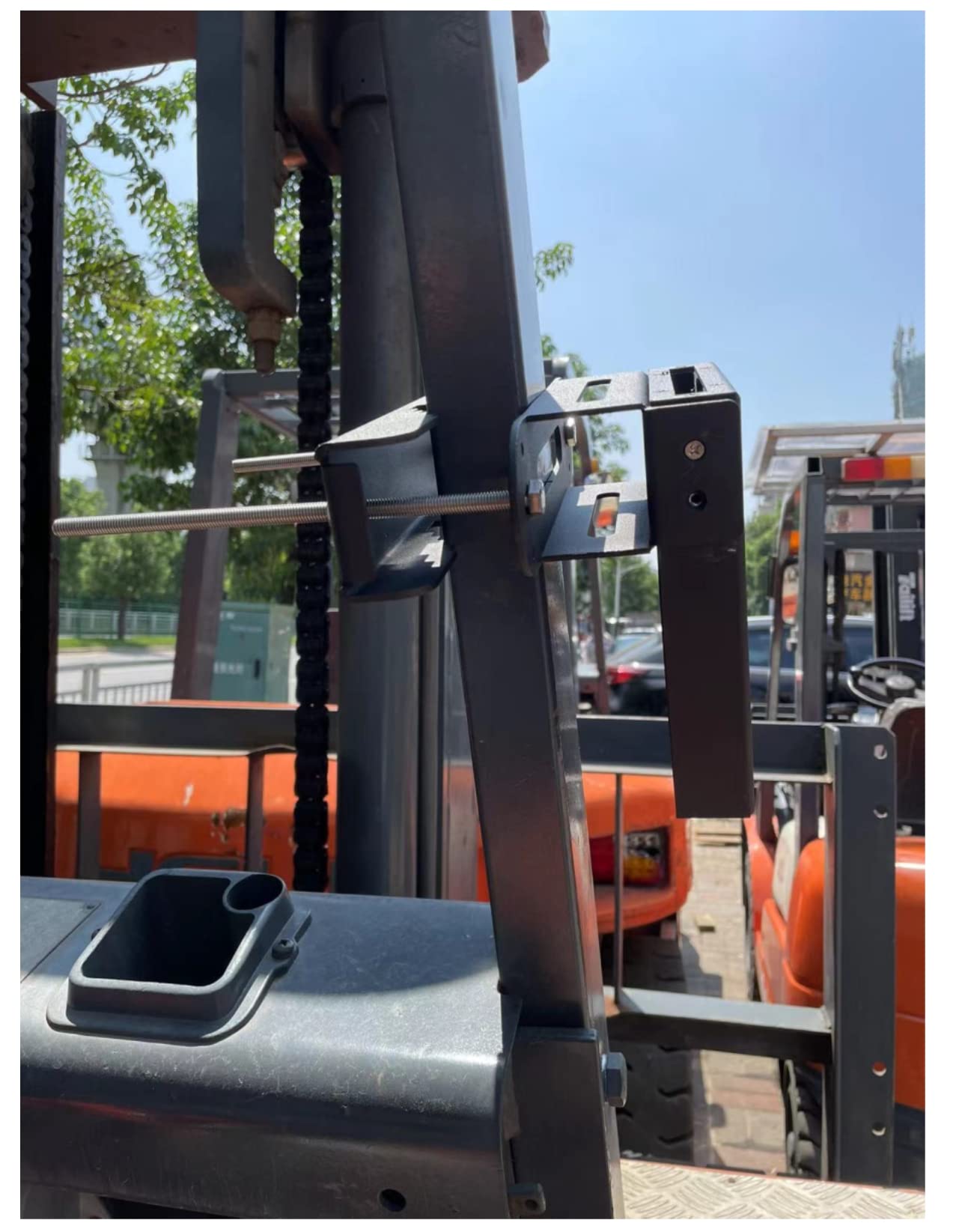 Soporte para motosierra (7.5 pulgadas)