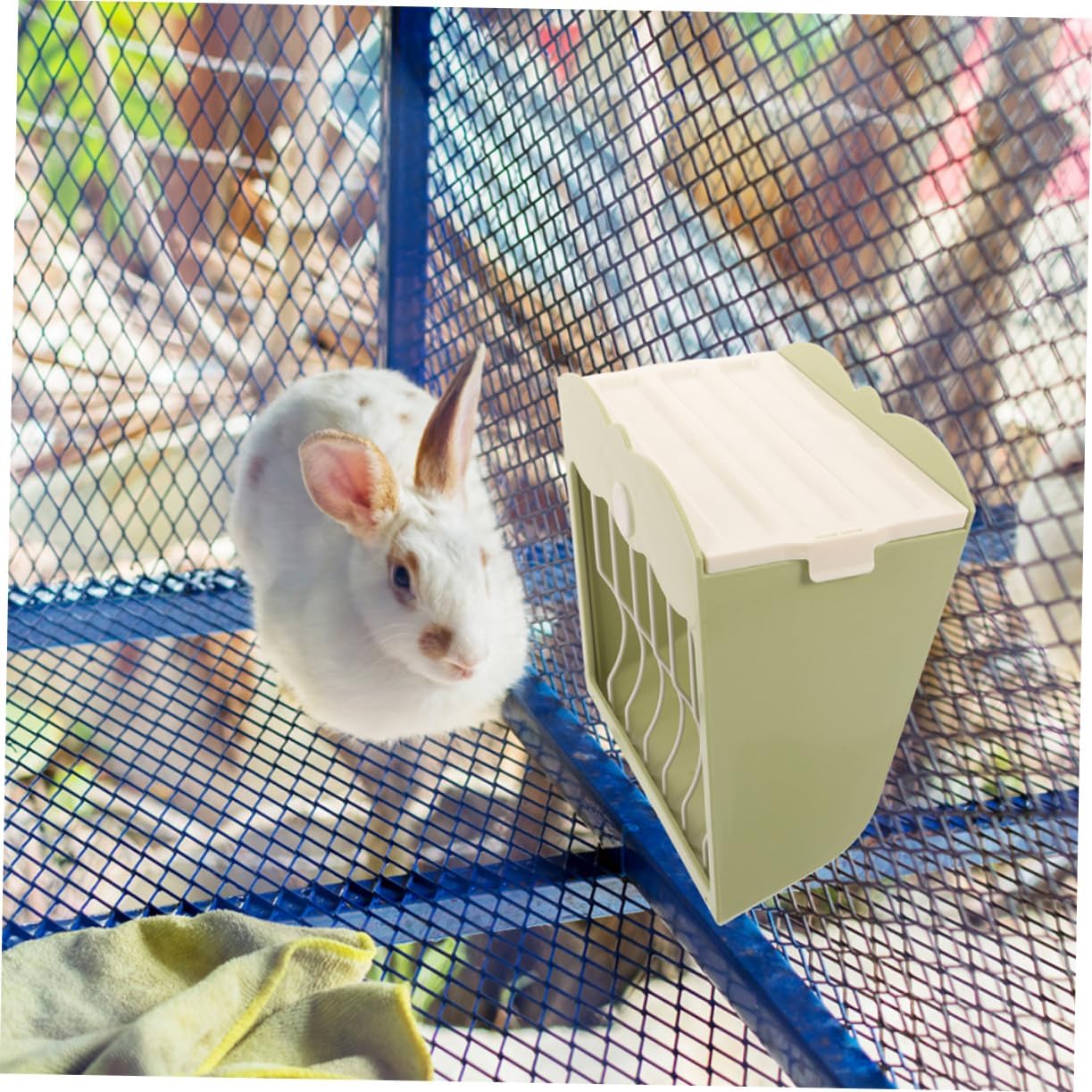 BESPORTBLE 2pcs Rabbit Feeder for Guinea Pig Cage Durable Plastic Rack with Grass Holder Clean and Organized Feeding for Pets for Bunnies and Other Animals