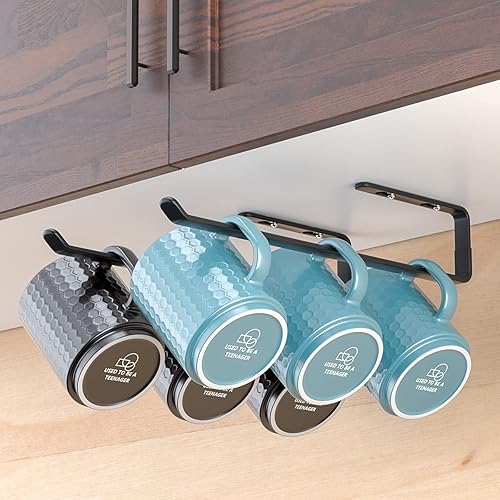 Amazer Organizador de tazas debajo del gabinete, paquete de 2 ganchos resistentes de metal negro para tazas de café, accesorios de barra de café,