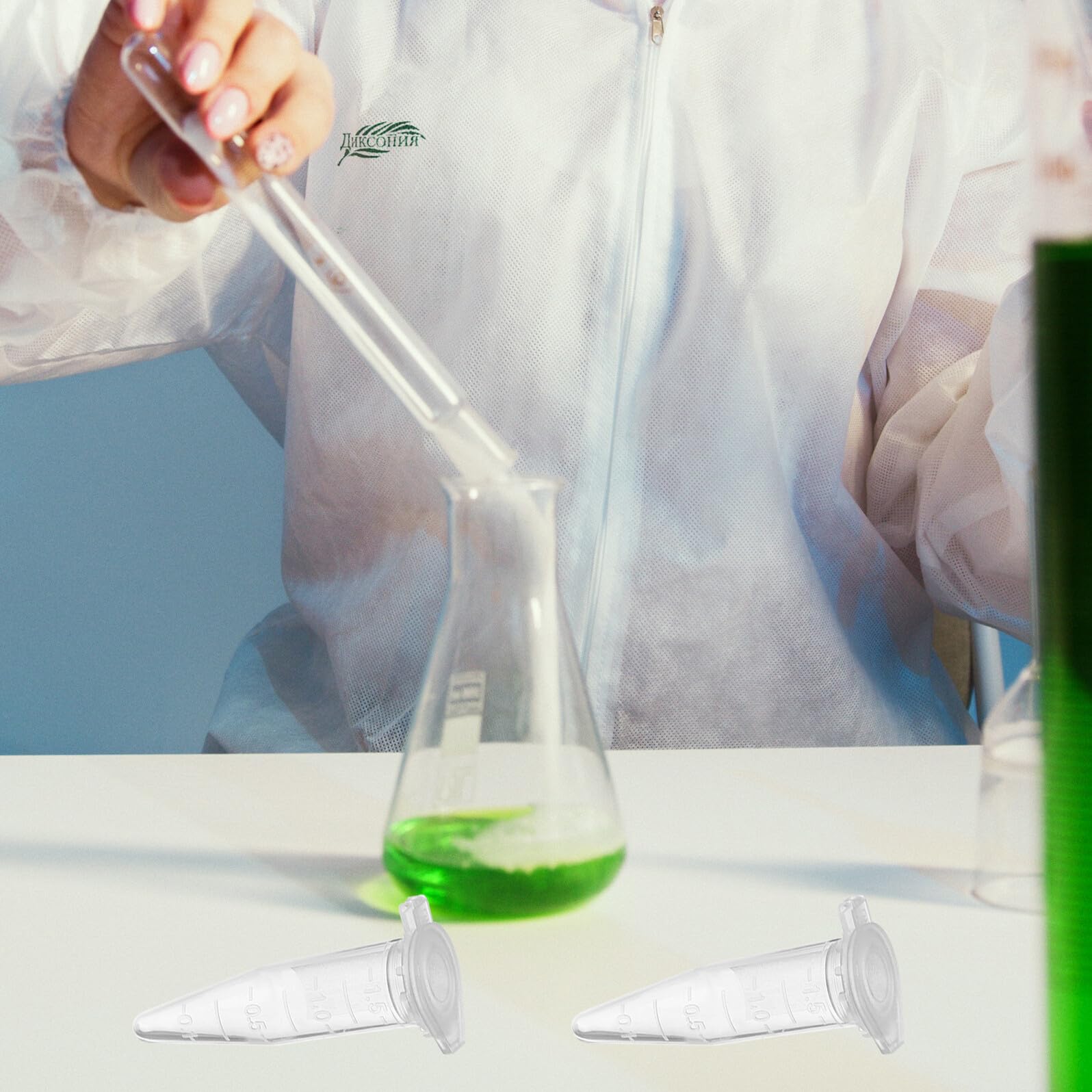 Zentrifugenröhrchen 1,5 ml Fassungsvermögen 500 Stück mit Deckel aus Kunststoff Spitzes Reagenzglas dicht verschlossen für Wissenschaftliche Experimente im Labor