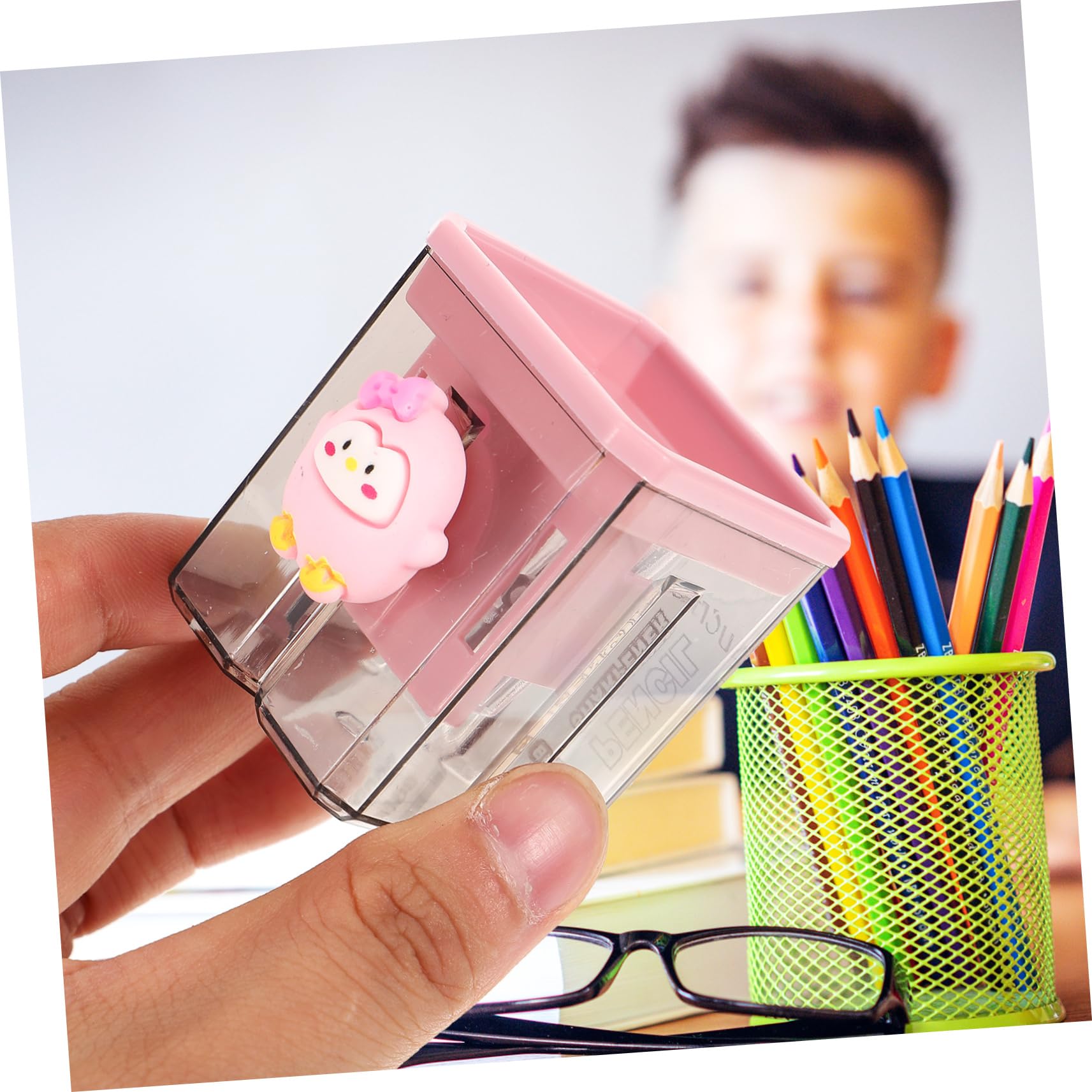 Taille-crayons et Design Créatif pour Garçon et Filles 2pcs en Plastique Double Trou, Opération Manuelle pour L'école et Fournitures Scolaires