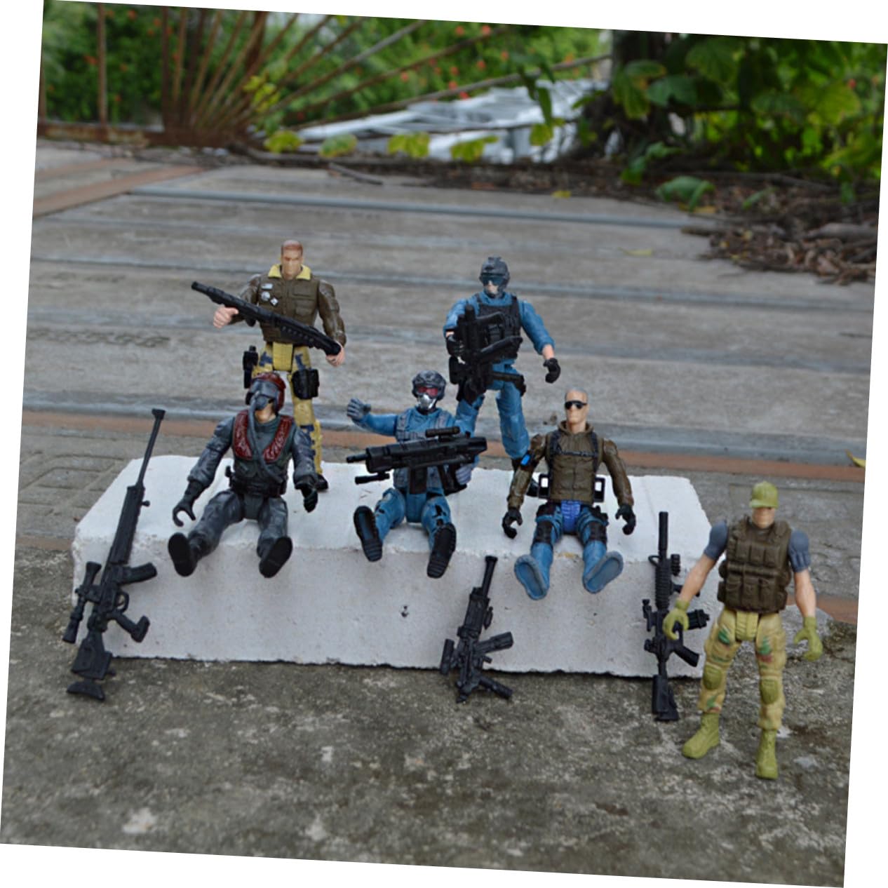 SUPVOX Set di Soldatini Militari 12 Pezzi in Plastico, Modelli 10cm | Articolazioni Mobili, Gruppo Mercenario Tema Zombie, Bordi Lisci senza Sbavature Stile Casuale