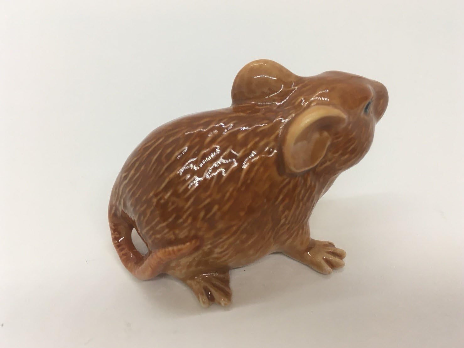 Amazon Co Jp Witnystore 茶色のマウスの置物 収集価値のあるネズミのげっ歯類の動物アート スタッコ セラミック ミニチュア ハンドメイド ペイント テーブル装飾 ギフトやお土産に最適 1 1 2 X 2 X 1インチ ホーム キッチン