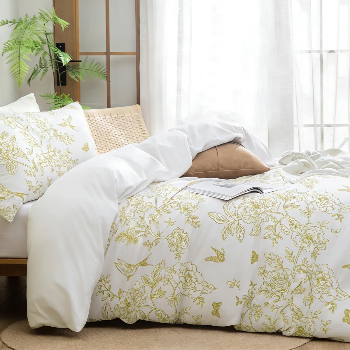 Floral Duvet Cover Queen Beige Gold 3 Pieces Elegant Botanical Flower Printed Bedding Set, Modern Aesthetic Duvet Cover Set for All Season, 2 Pillowcases