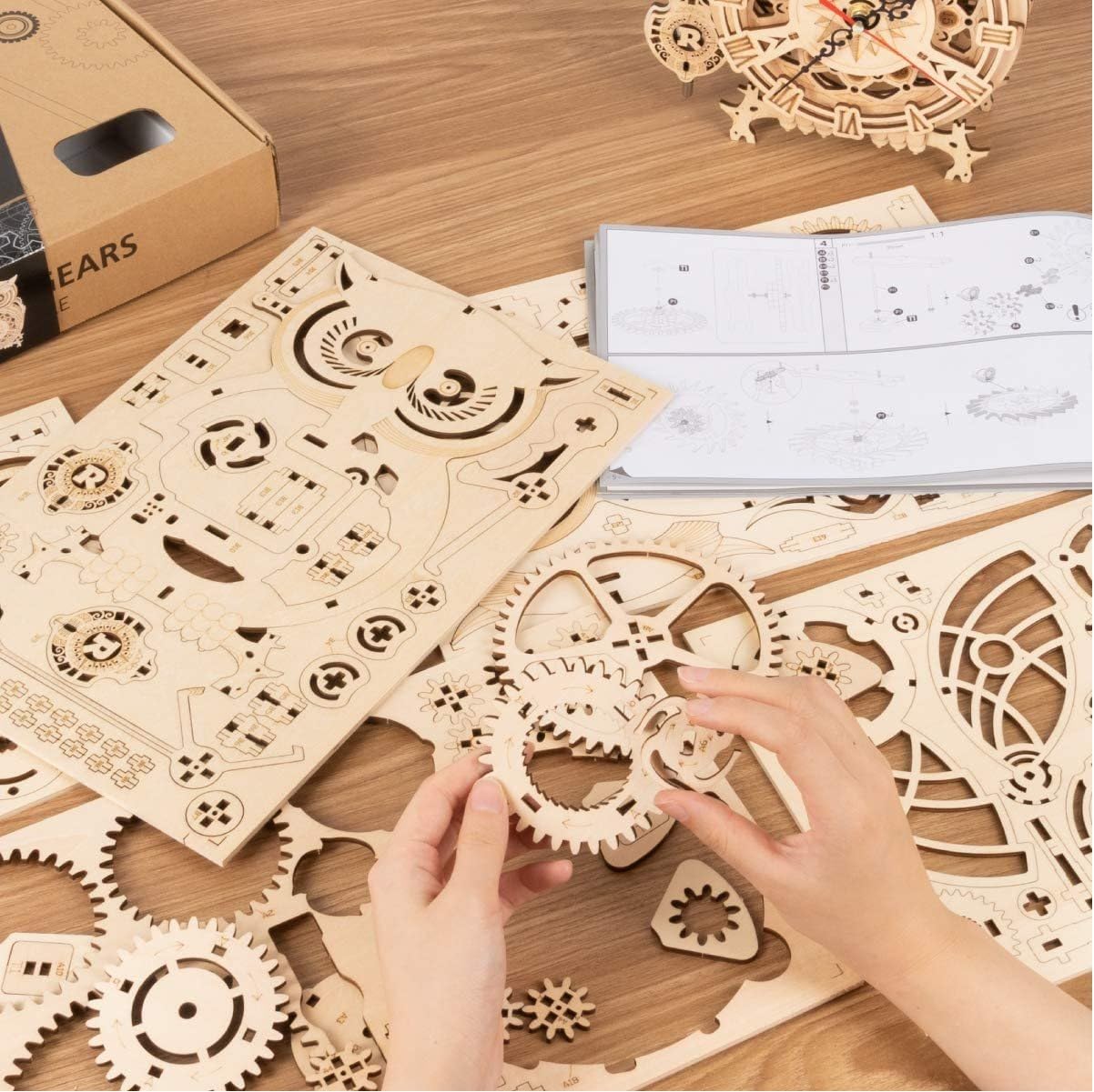 Robotime 3D Puzzle Holzbausatz Owl Clock Eulenuhr mit Beleuchtung, 161 Teile, Größe: 20,6 x 12,8 x 26,5 cm, LK503