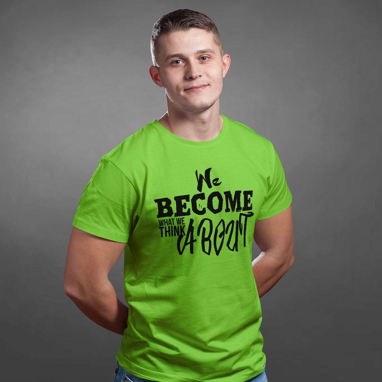 We Become camiseta unisex con frase personalizada, inspiradora para hombres, camiseta motivadora positiva con lema de motivación Gris gris XL